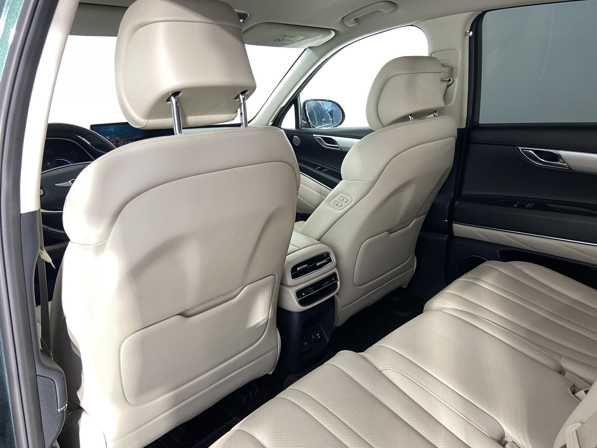 Genesis GV80 Premium + Comfort + Третий ряд сидений 2021 г.в., 54 571 км.