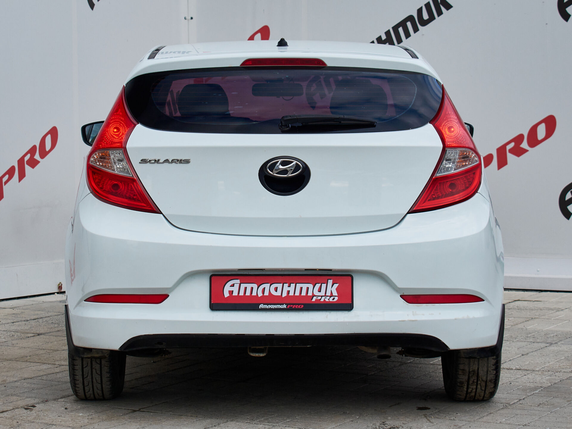 Купить Hyundai Solaris 1.6 MT (123 л.с.), 2016 в Екатеренбурге
