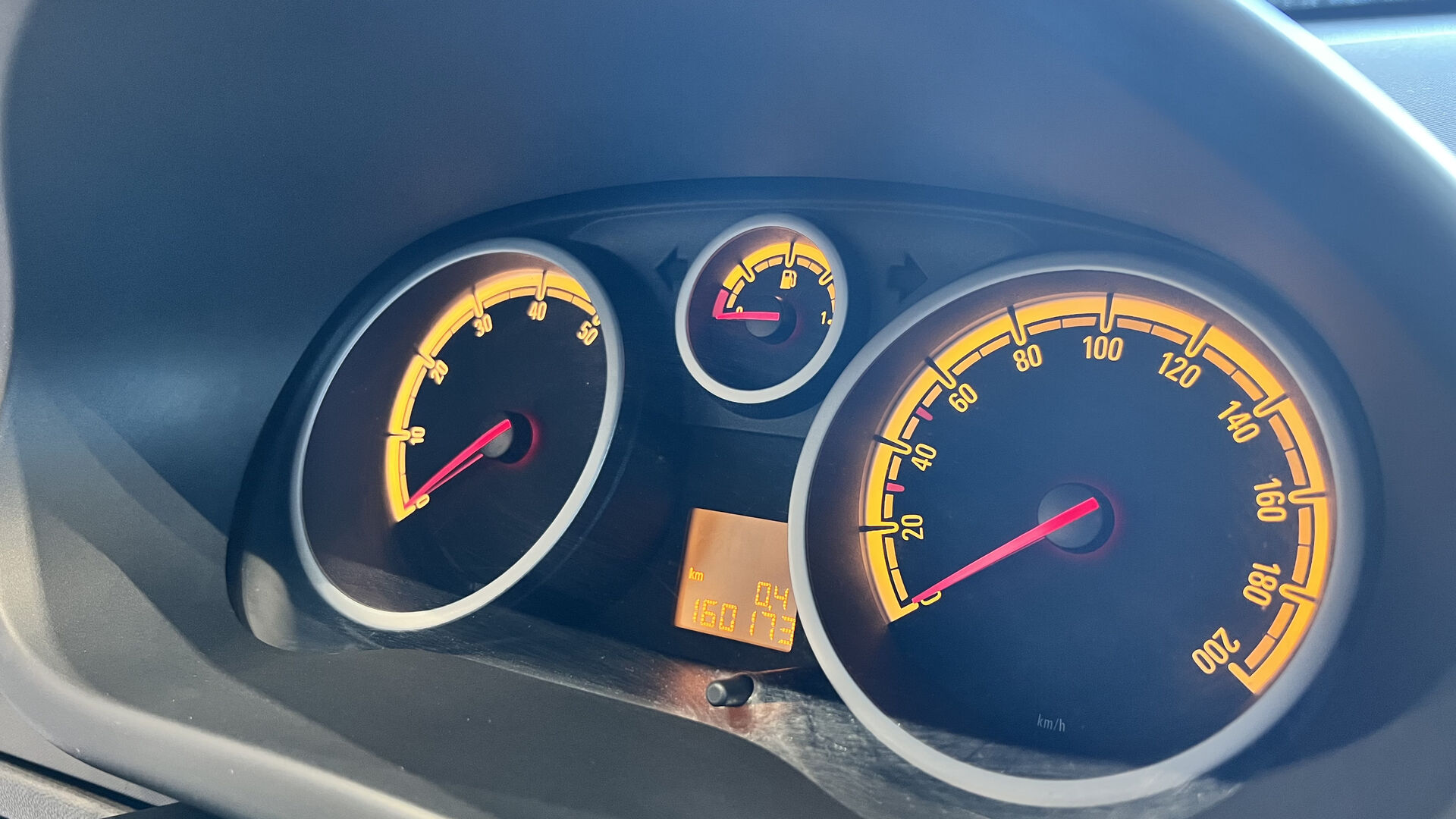 БУ автомобиль Opel Corsa 2007  1.2 л ( 80 л. с.) Серый с пробегом 160173 км