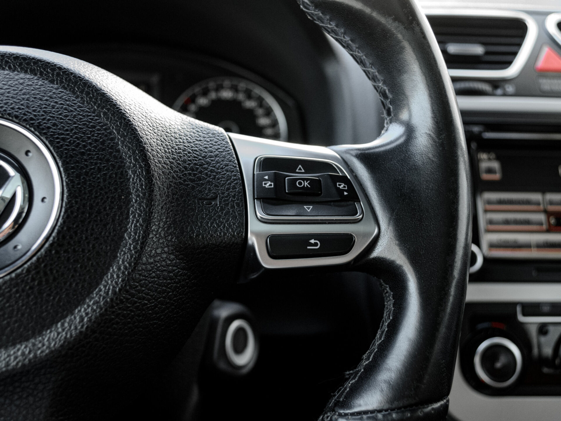Купить Volkswagen Scirocco 2.0 AMT (211 л.с.), 2011 в Екатеренбурге