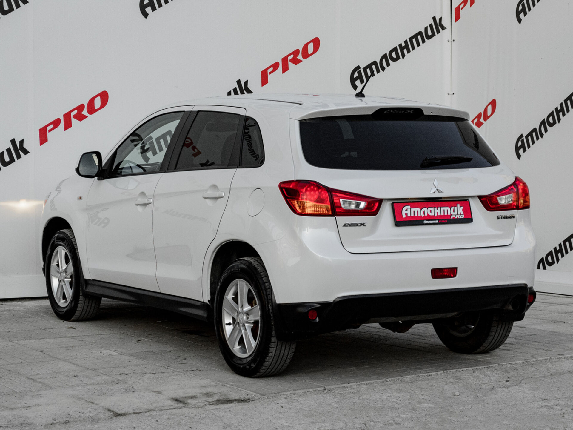 Купить Mitsubishi ASX 1.6 MT (117 л.с.), 2013 в Екатеренбурге