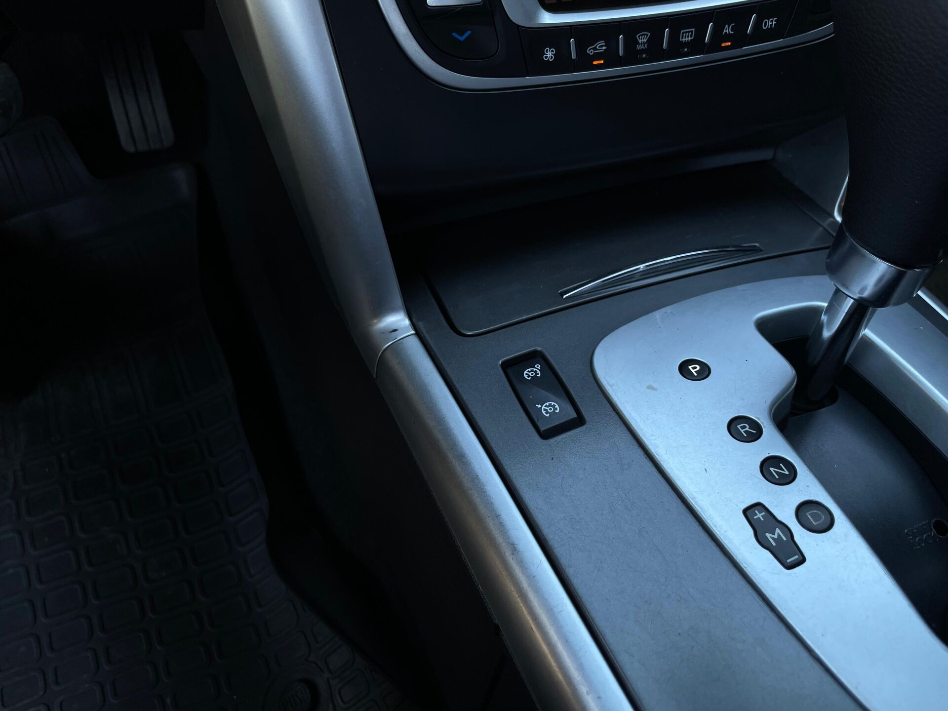 Renault Latitude 2013 23