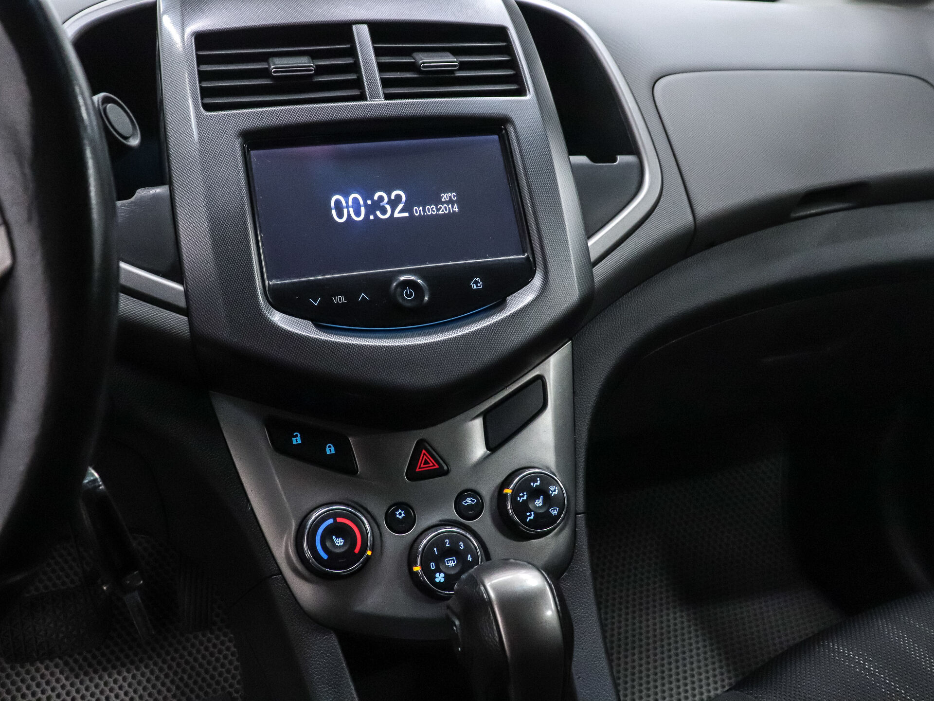 Chevrolet Aveo 2014 14