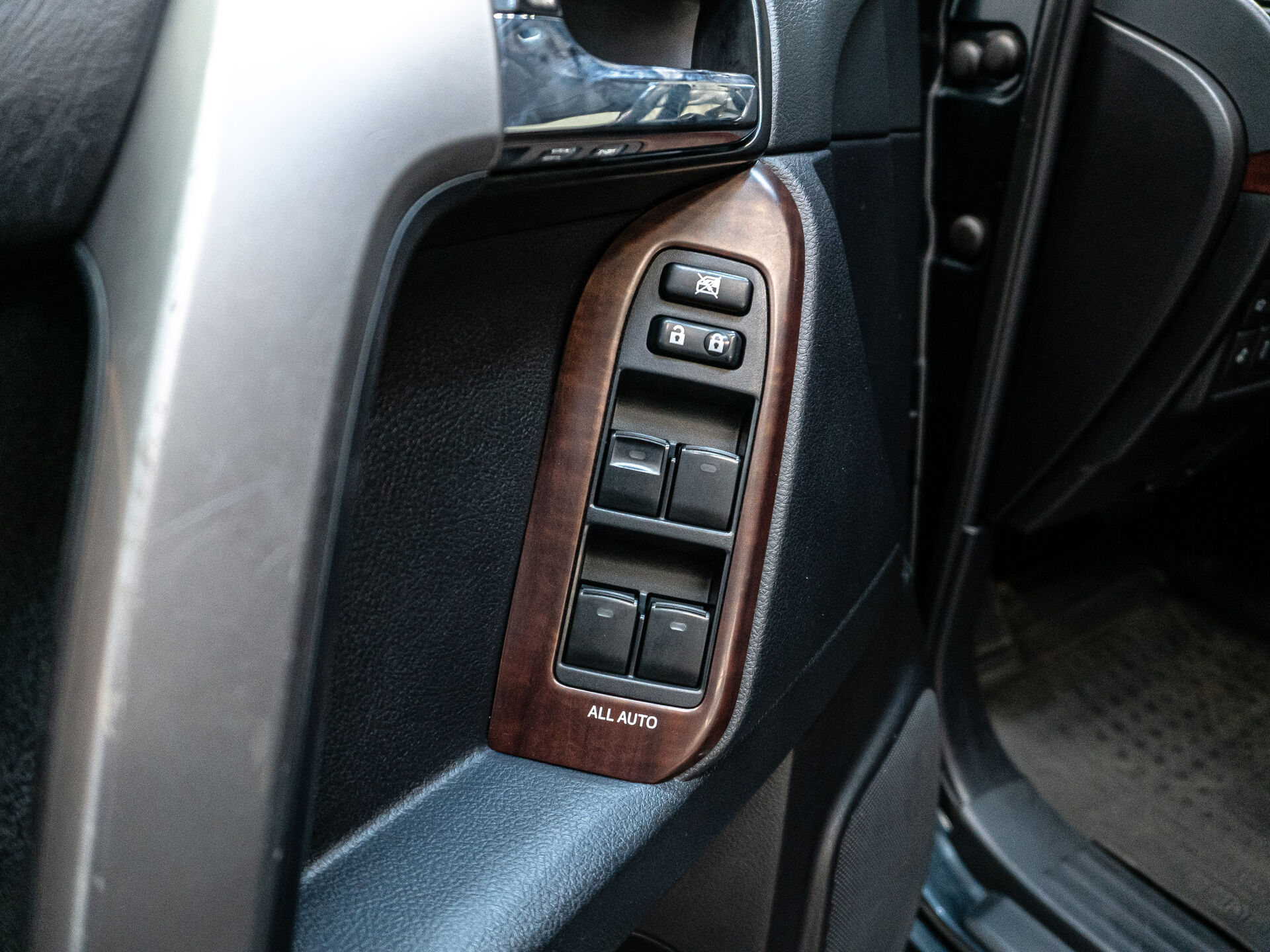 Toyota Land Cruiser Prado 2015 7