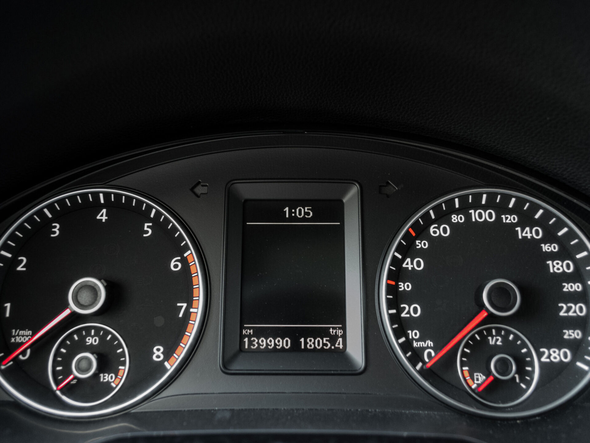 Купить Volkswagen Scirocco 2.0 AMT (211 л.с.), 2011 в Екатеренбурге