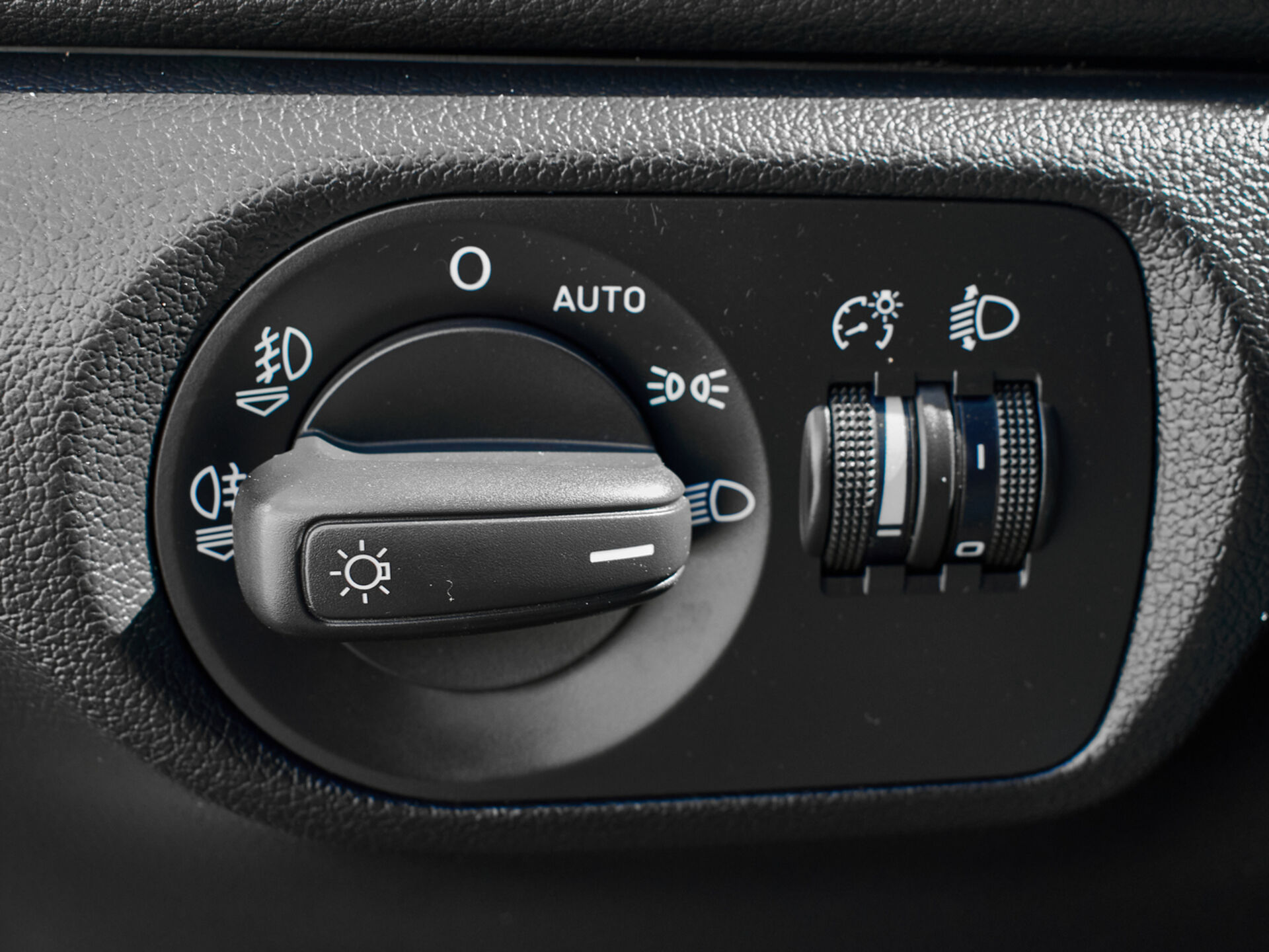 Купить Audi Q3 2.0 AMT (170 л.с.) 4WD, 2012 в Екатеренбурге