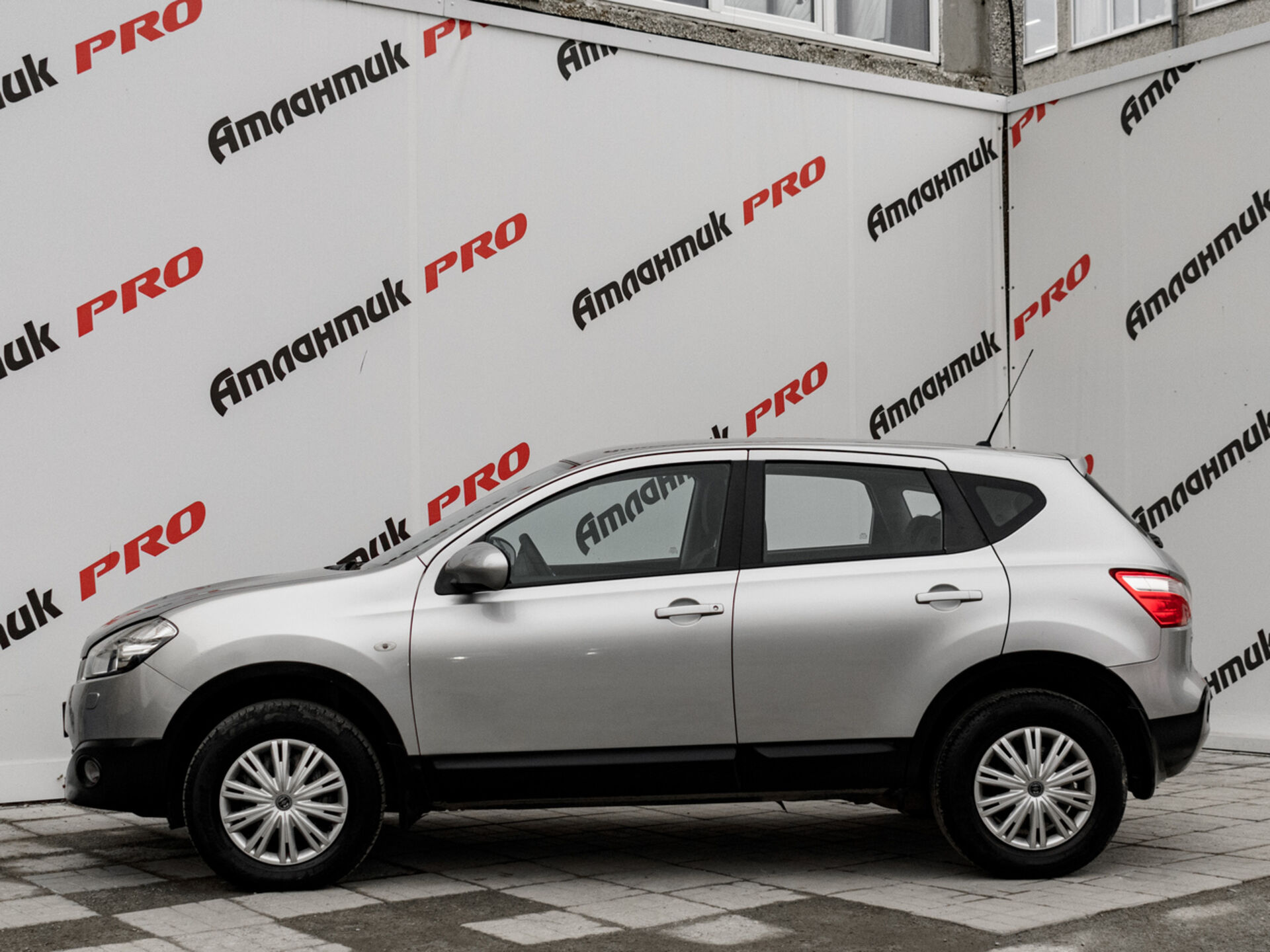 Купить Nissan Qashqai 2.0 CVT (141 л.с.), 2011 в Екатеренбурге