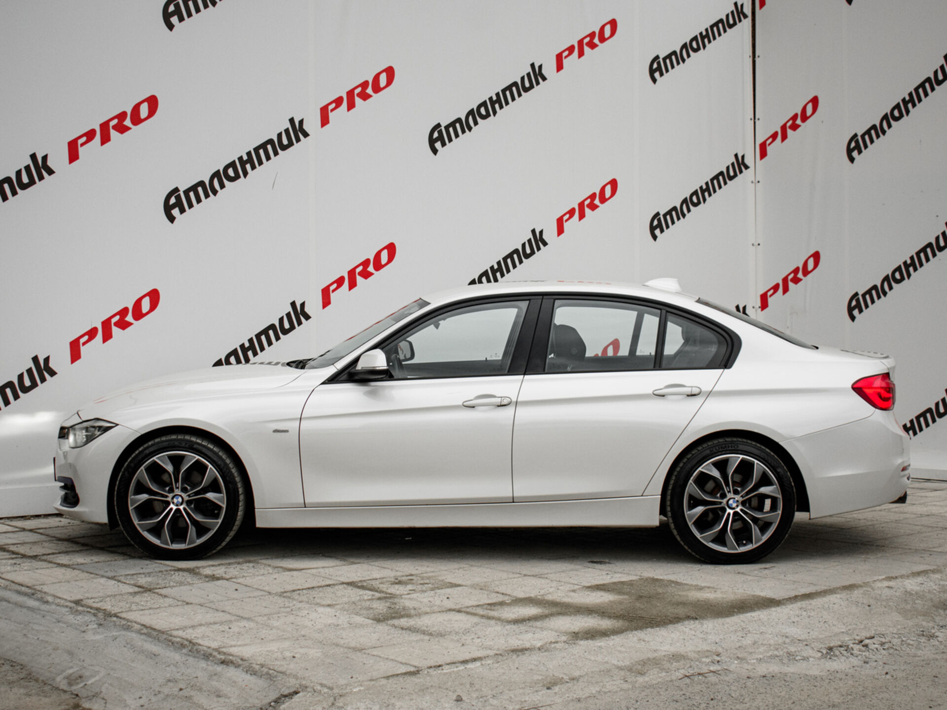 Купить BMW 3 серии 320d xDrive 2.0d AT (190 л.с.) 4WD, 2016 в Екатеренбурге