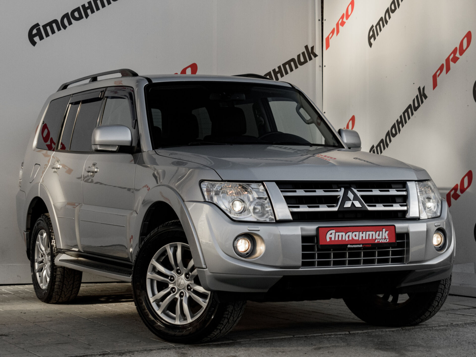 Купить Mitsubishi Pajero 3.0 AT (178 л.с.) 4WD, 2012 в Екатеренбурге