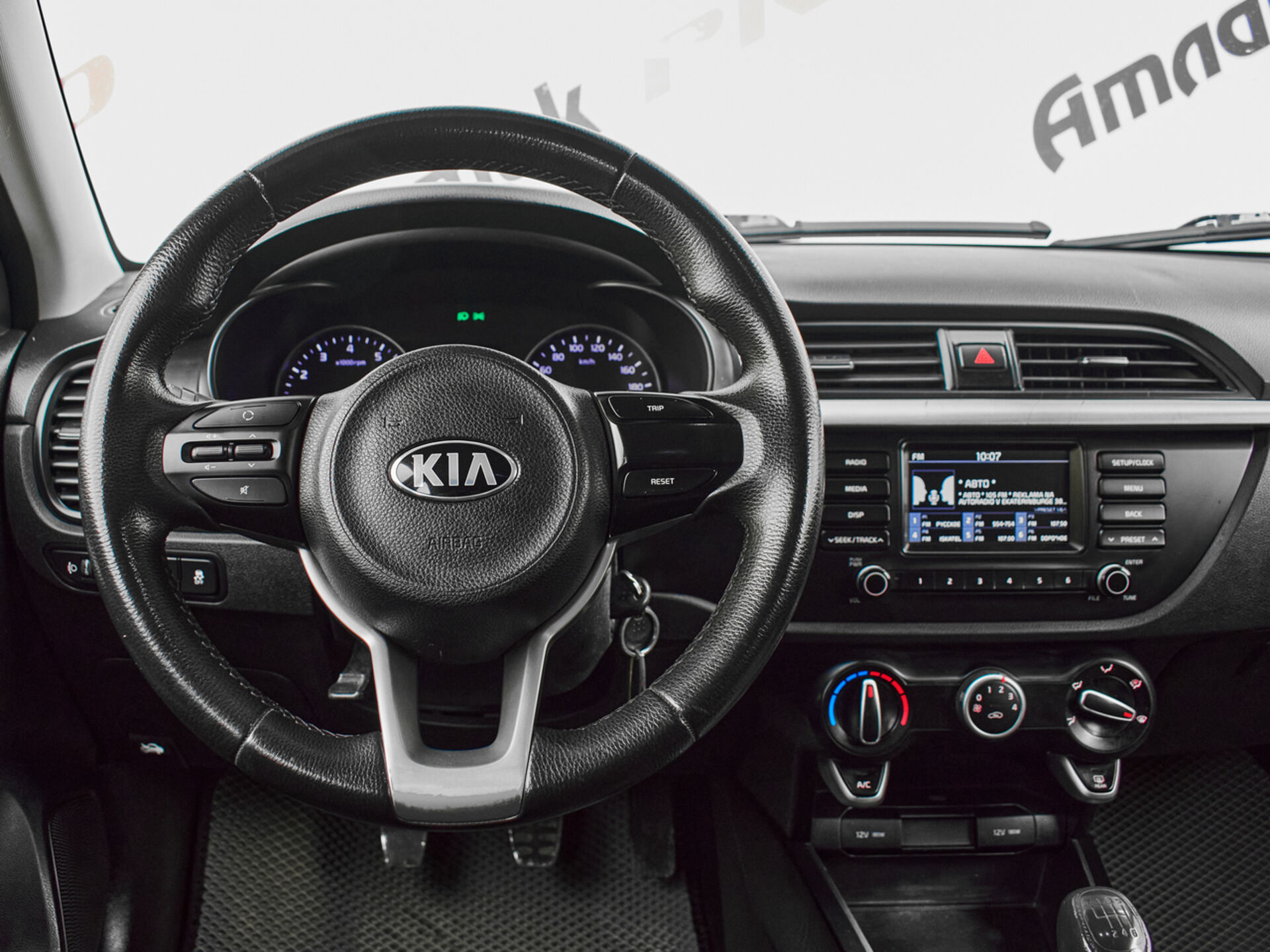 Купить Kia Rio 1.4 MT (100 л.с.), 2017 в Екатеренбурге