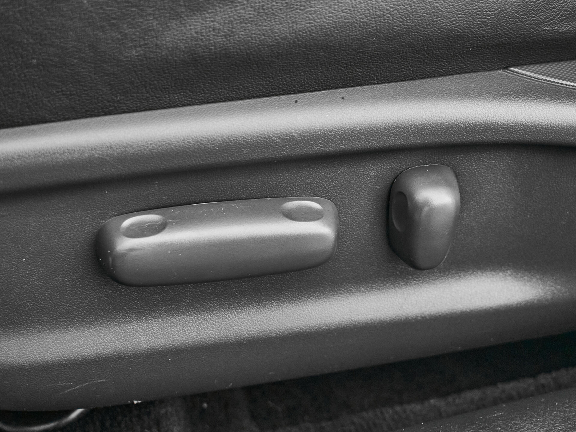 Купить Toyota Camry 3.5 AT (277 л.с.), 2011 в Екатеренбурге