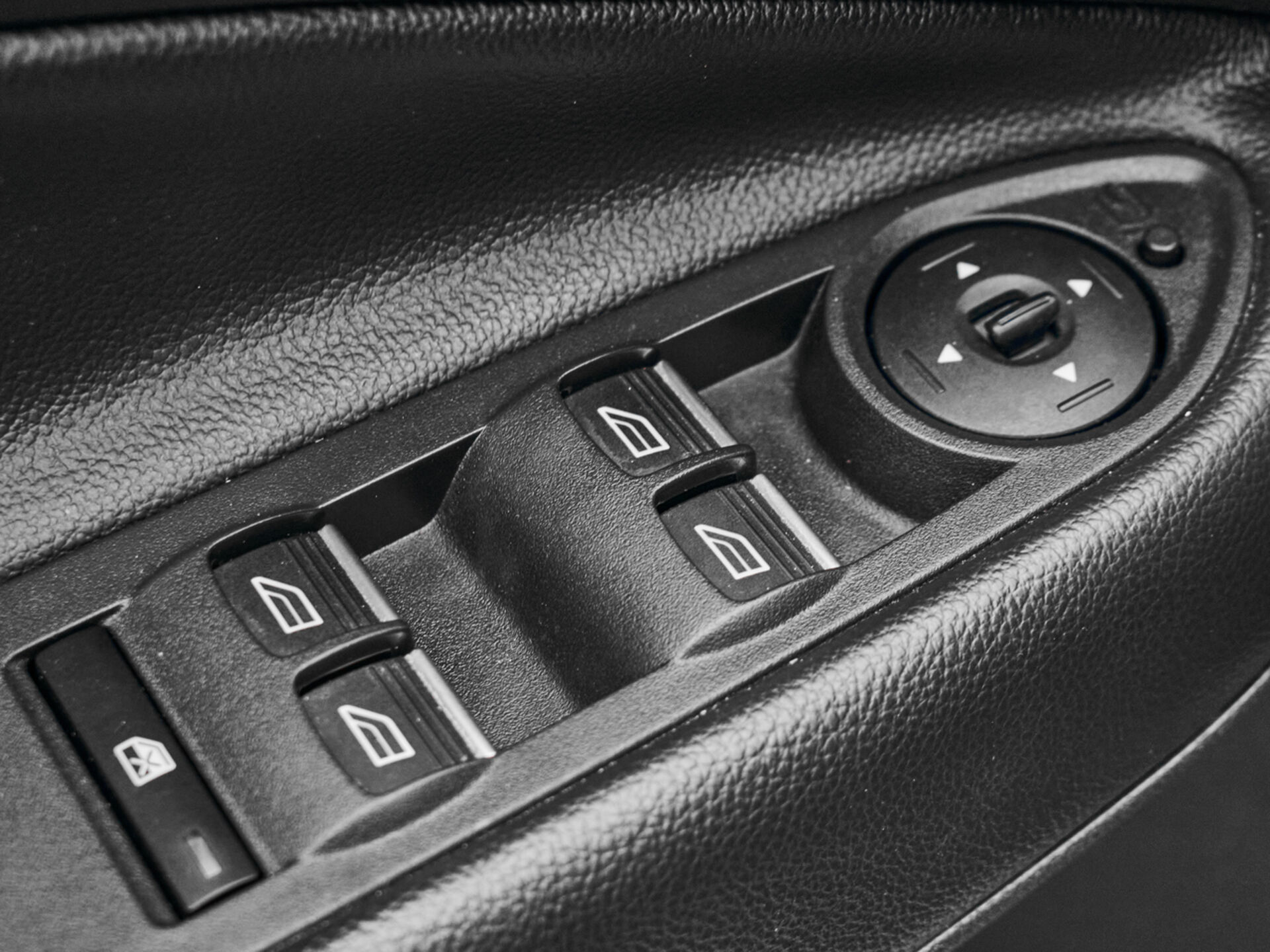 Купить Ford Kuga 2.5 AT (150 л.с.), 2018 в Екатеренбурге