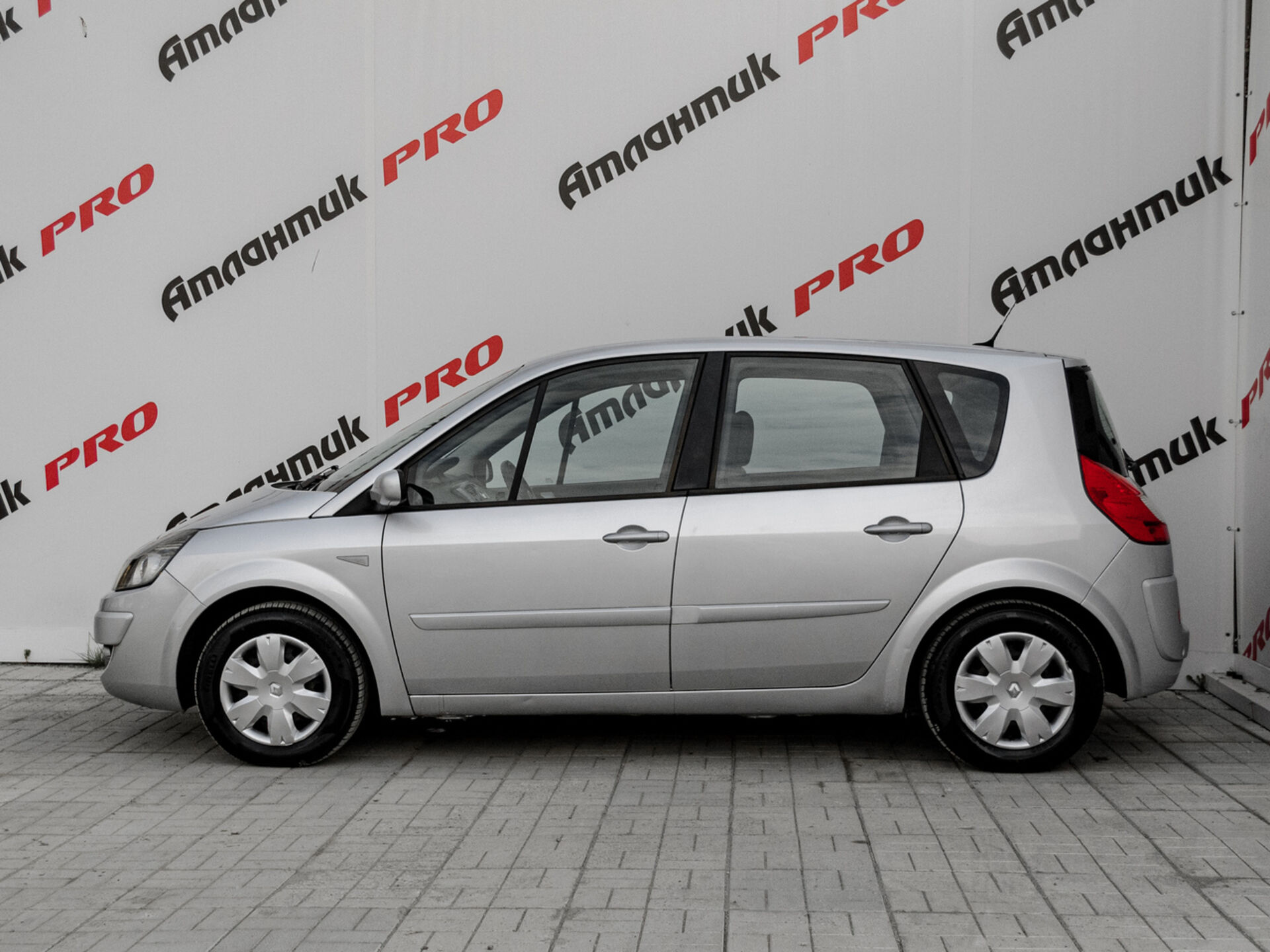 Купить Renault Scenic 1.5d MT (105 л.с.), 2008 в Екатеренбурге