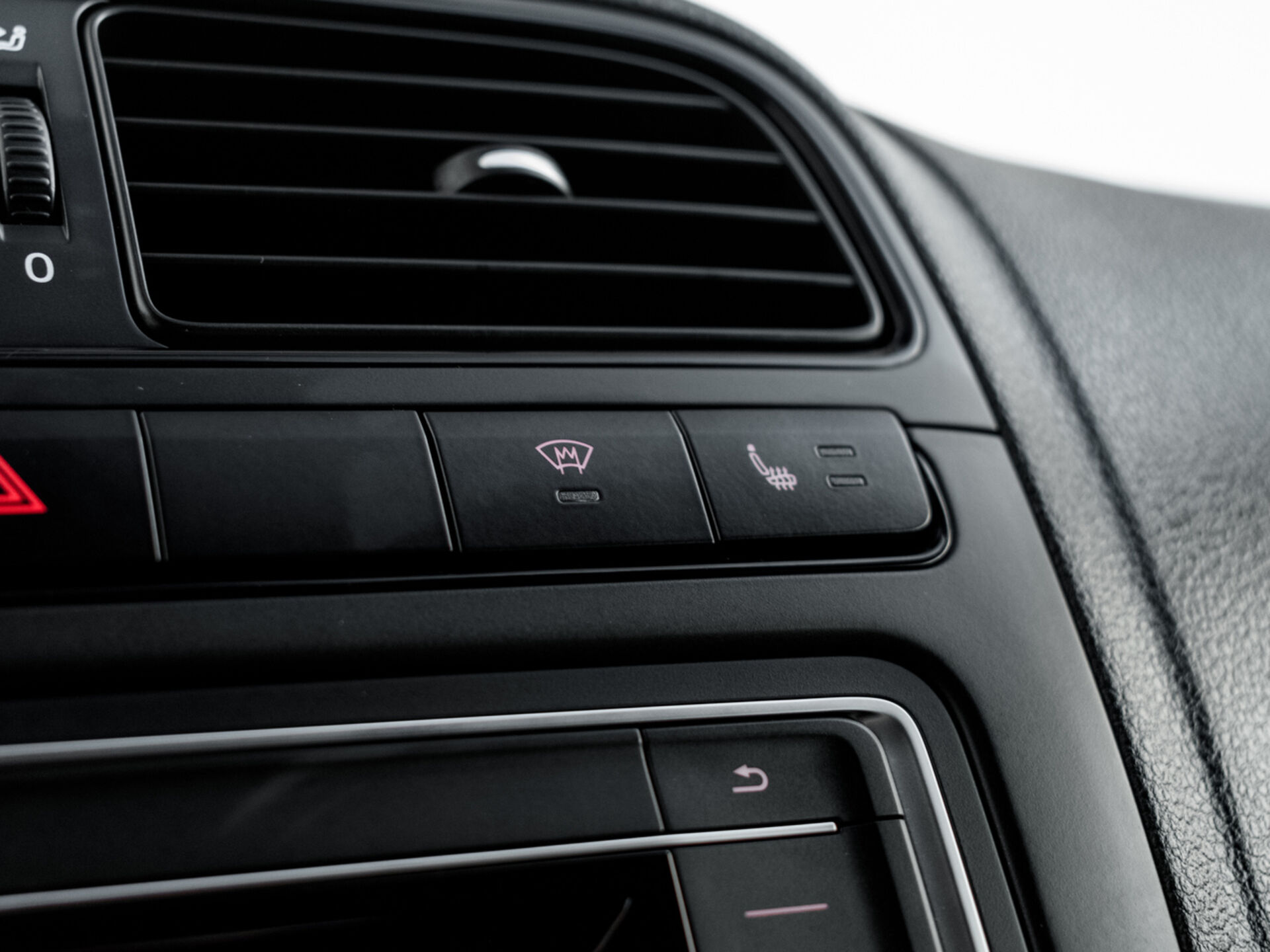 Купить Volkswagen Polo 1.6 AT (110 л.с.), 2017 в Екатеренбурге