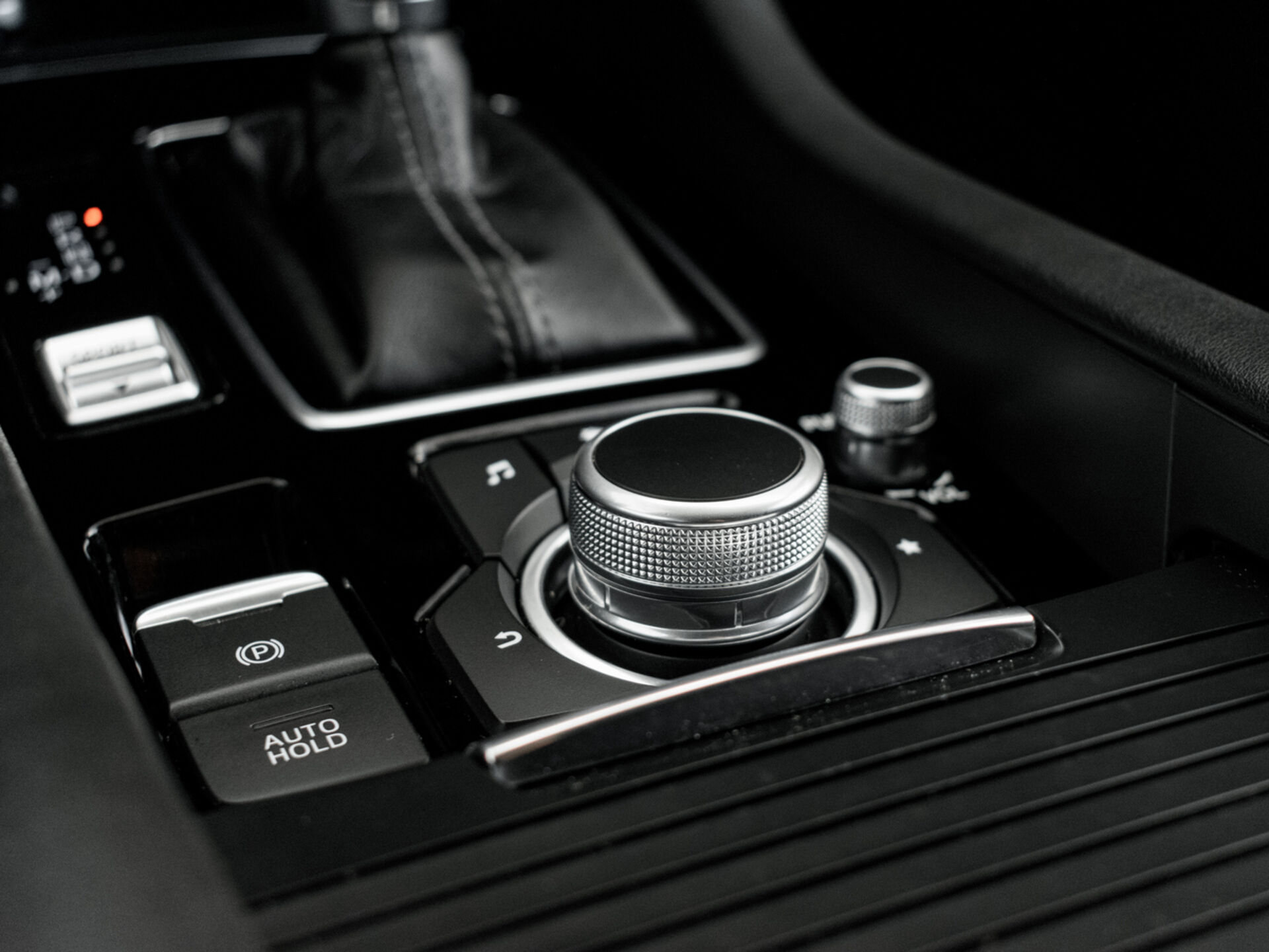 Купить Mazda 6 2.0 AT (150 л.с.), 2019 в Екатеренбурге