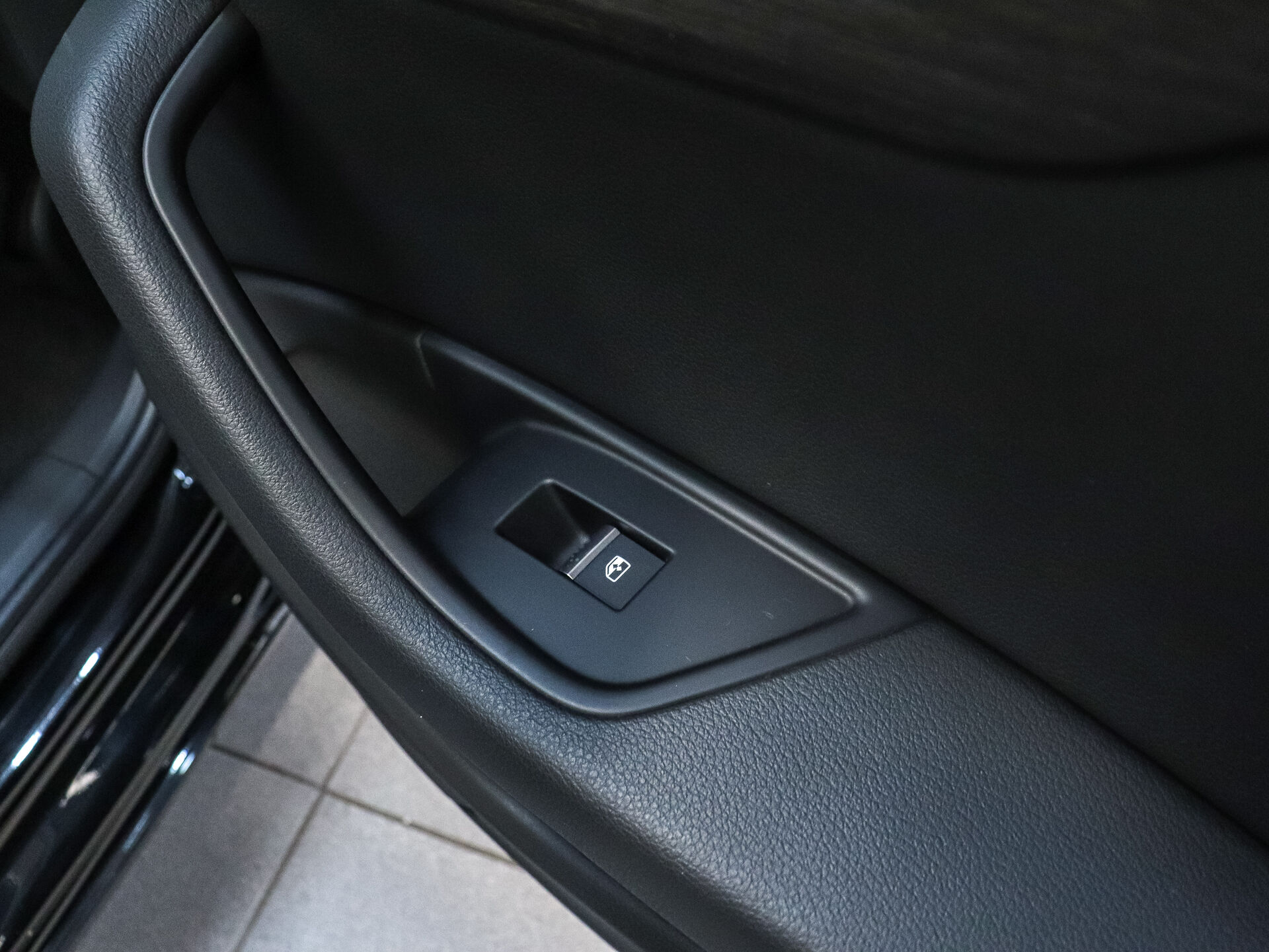 Audi A4 2017 25