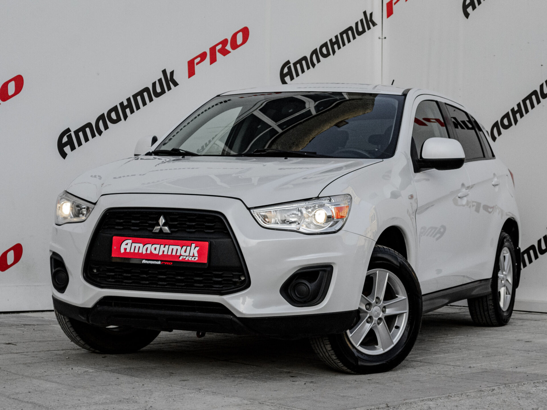 Купить Mitsubishi ASX 1.6 MT (117 л.с.), 2013 в Екатеренбурге