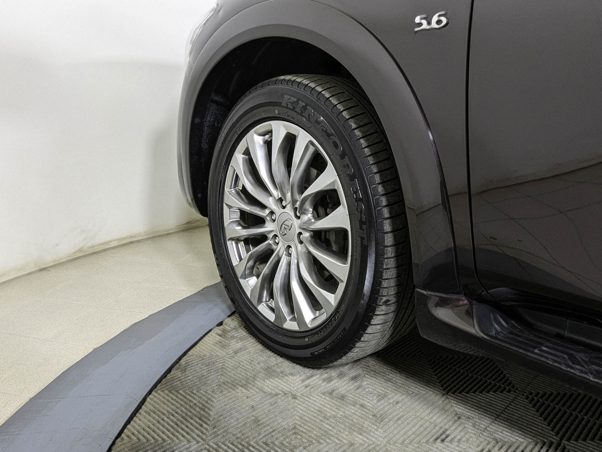 Infiniti QX80 Infiniti QX80