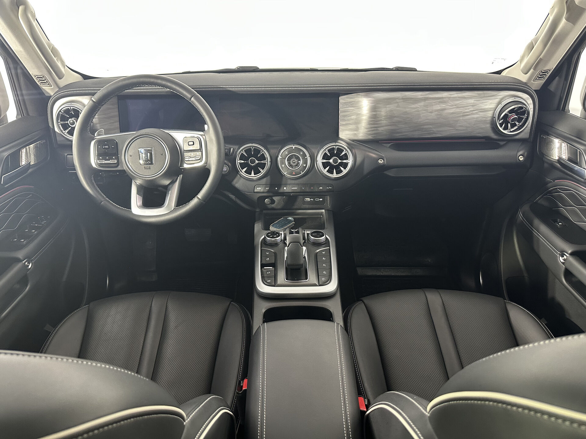 Tank 300 City Premium 2024 г.в., 18 000 км.
