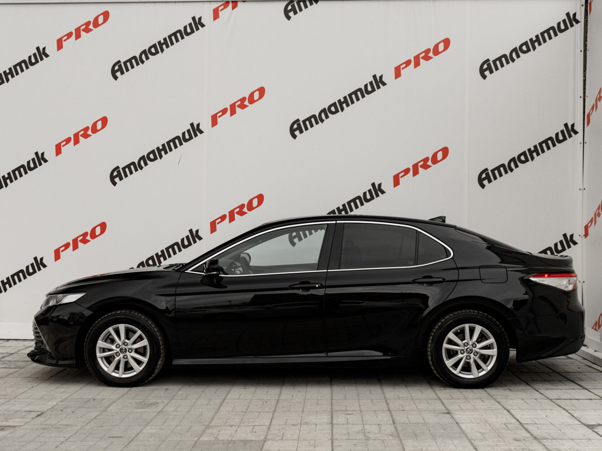 Купить Toyota Camry 2.5 AT (181 л.с.), 2019 в Екатеренбурге