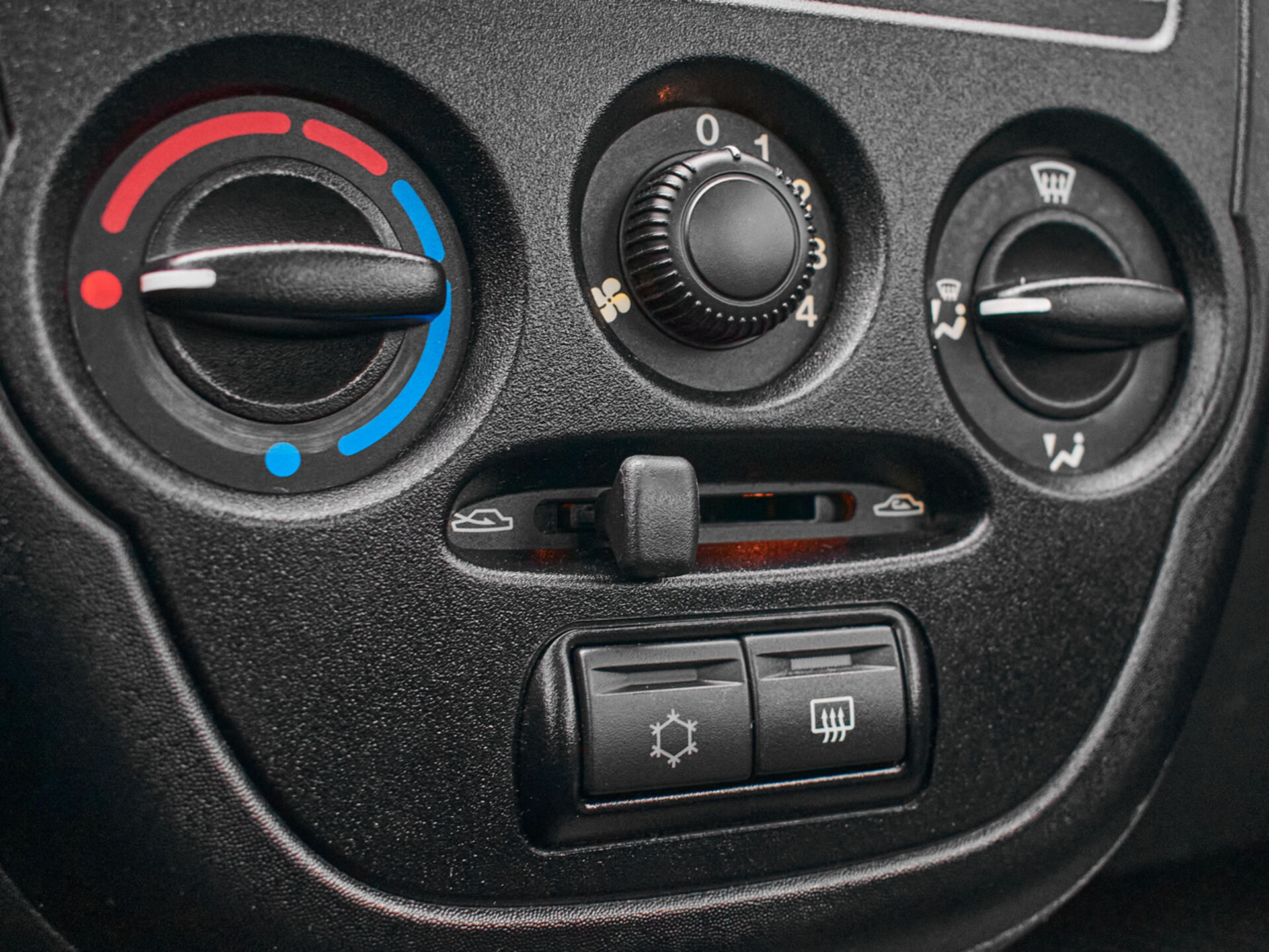 Купить Lada (ВАЗ) Granta 1.6 MT (87 л.с.), 2018 в Екатеренбурге