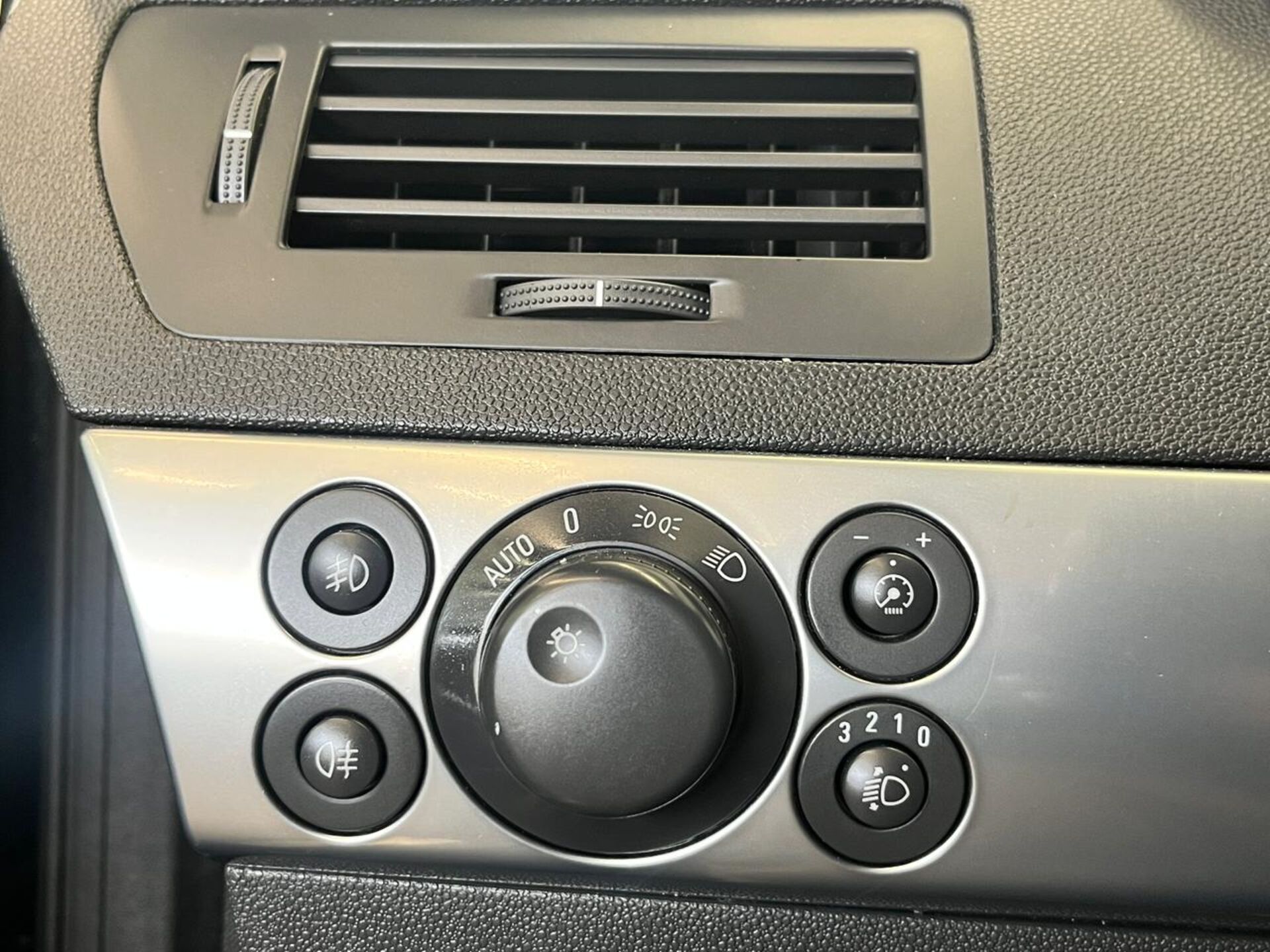 Opel Astra None 2014 г.в., 233 870 км.