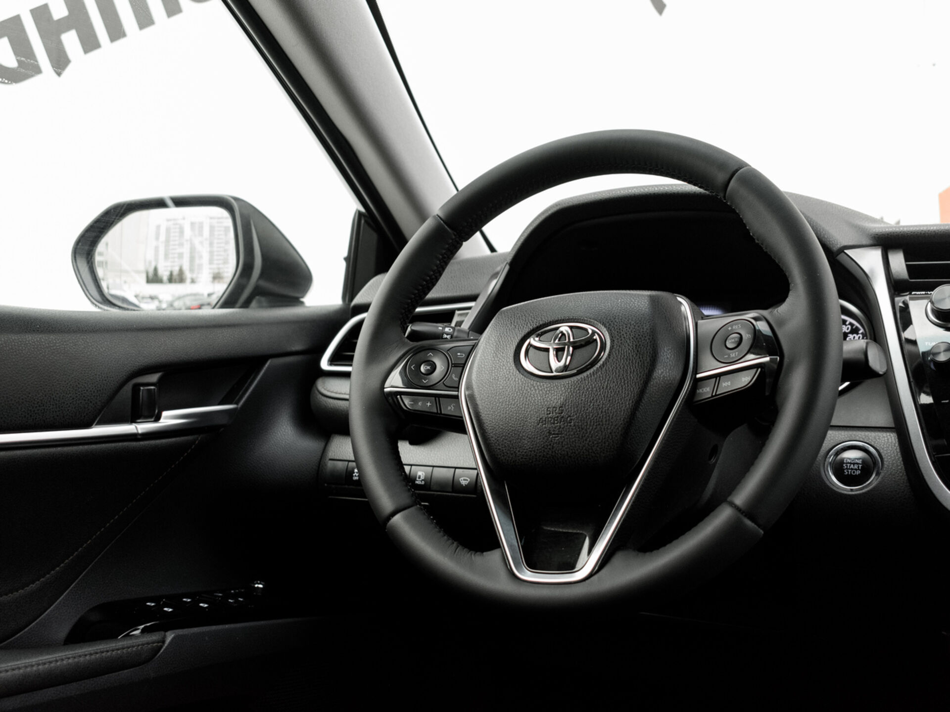 Купить Toyota Camry 2.5 AT (181 л.с.), 2019 в Екатеренбурге