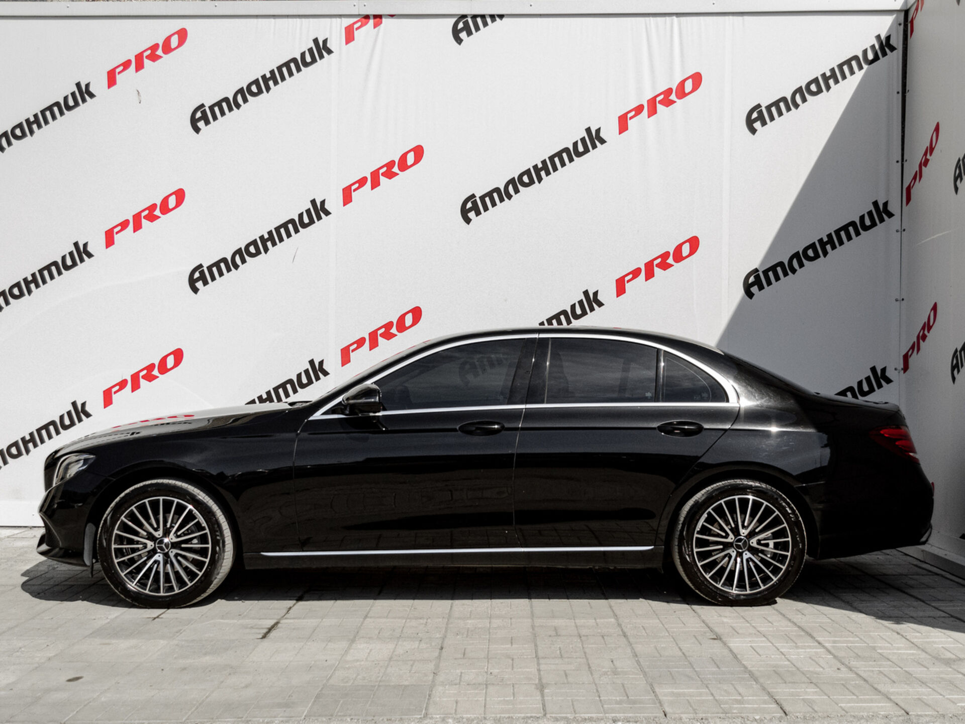 Купить Mercedes-Benz E-Класс 200 2.0 AT (184 л.с.), 2016 в Екатеренбурге