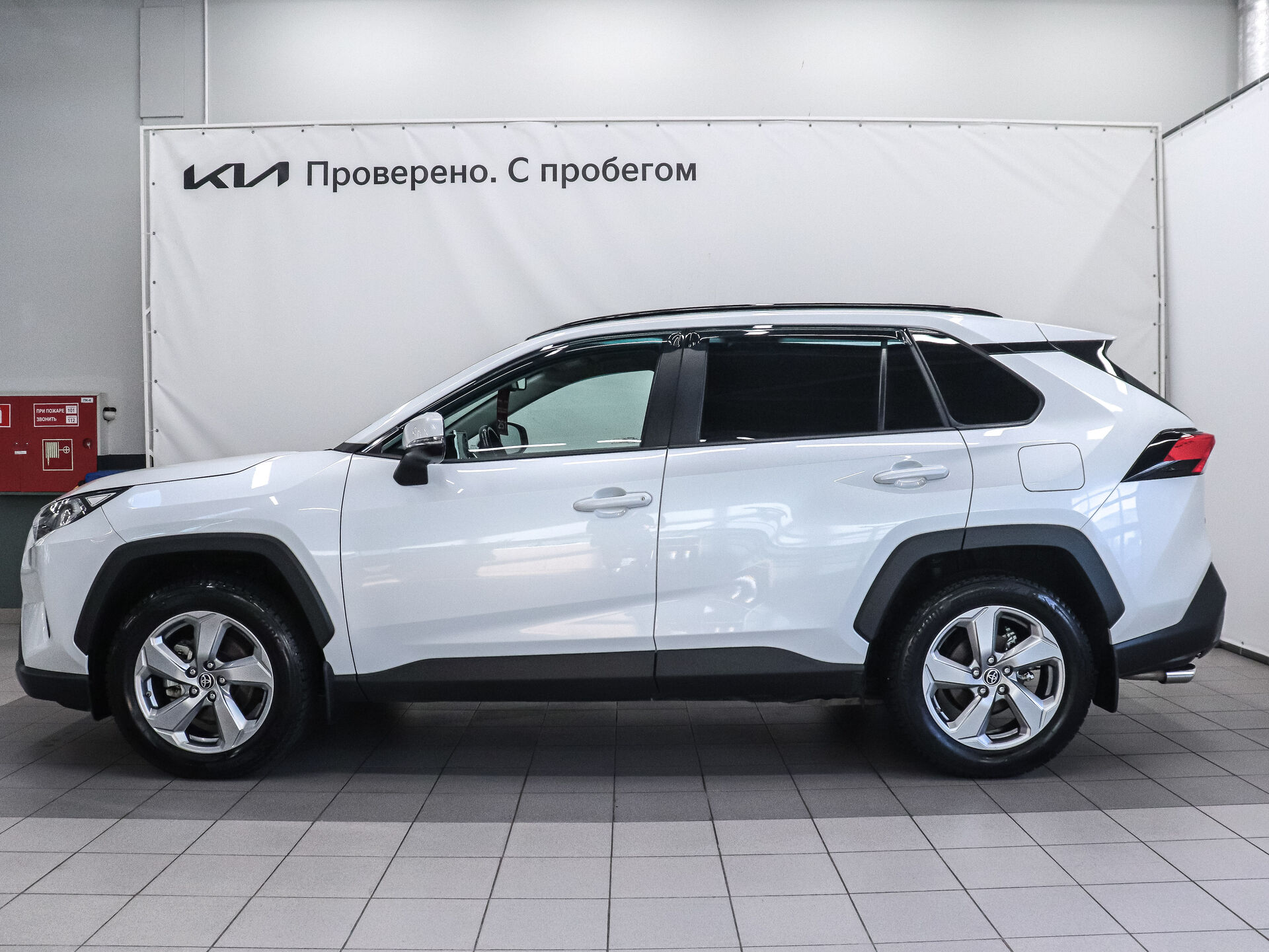 Toyota RAV4 2021 6