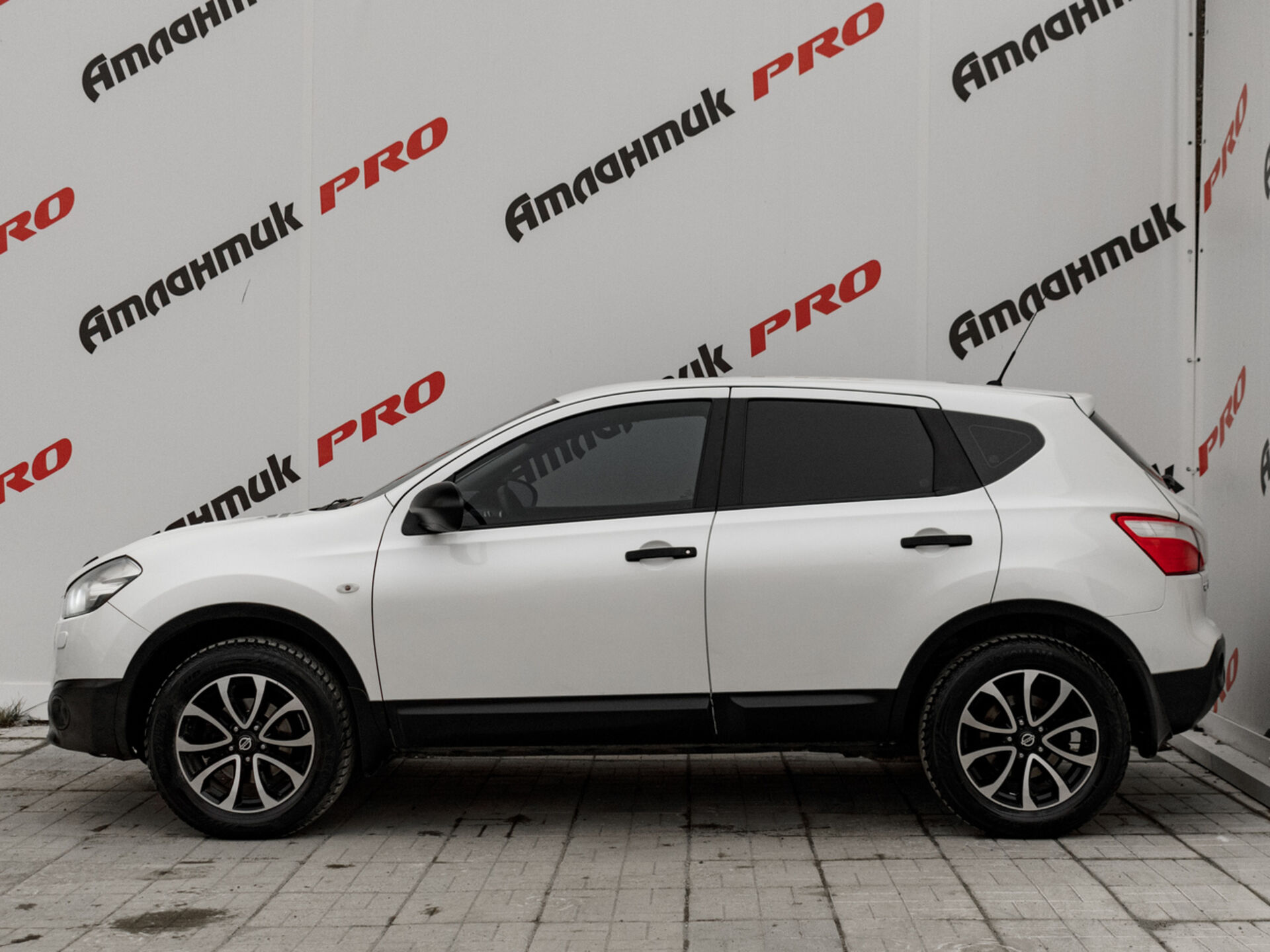 Купить Nissan Qashqai 2.0 MT (141 л.с.) 4WD, 2013 в Екатеренбурге