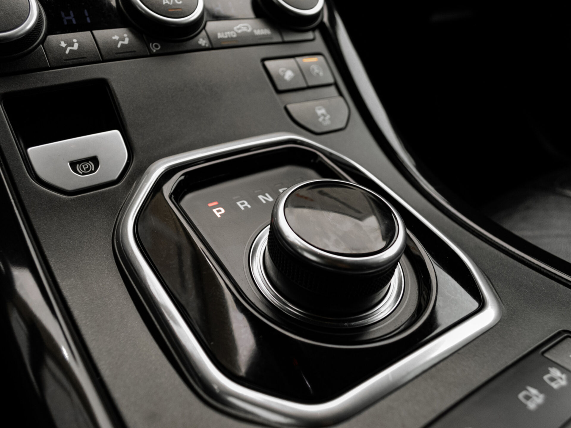 Купить Land Rover Range Rover Evoque 2.0 AT (290 л.с.) 4WD, 2017 в Екатеренбурге