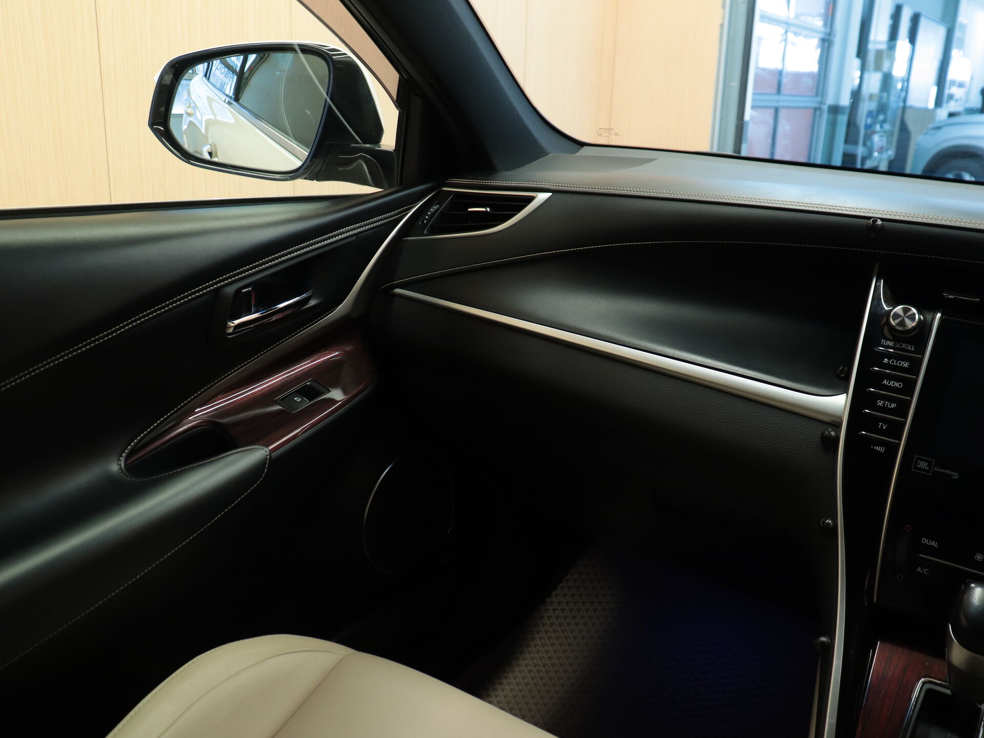 Toyota Harrier 2014 16