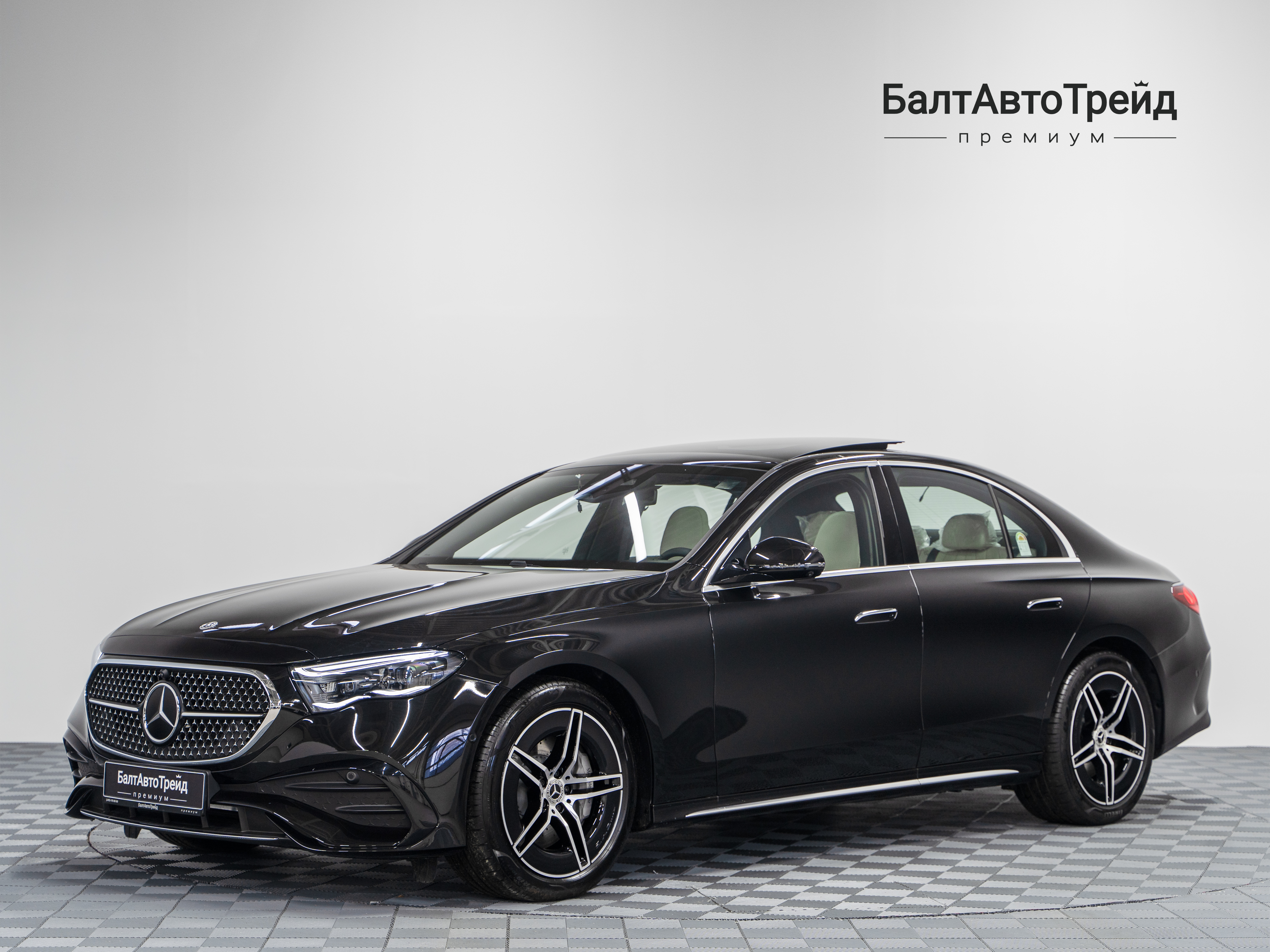 Автомобиль Mercedes-Benz E-Класс 300 2.0 AT (258 л.с.) 4WD - 1