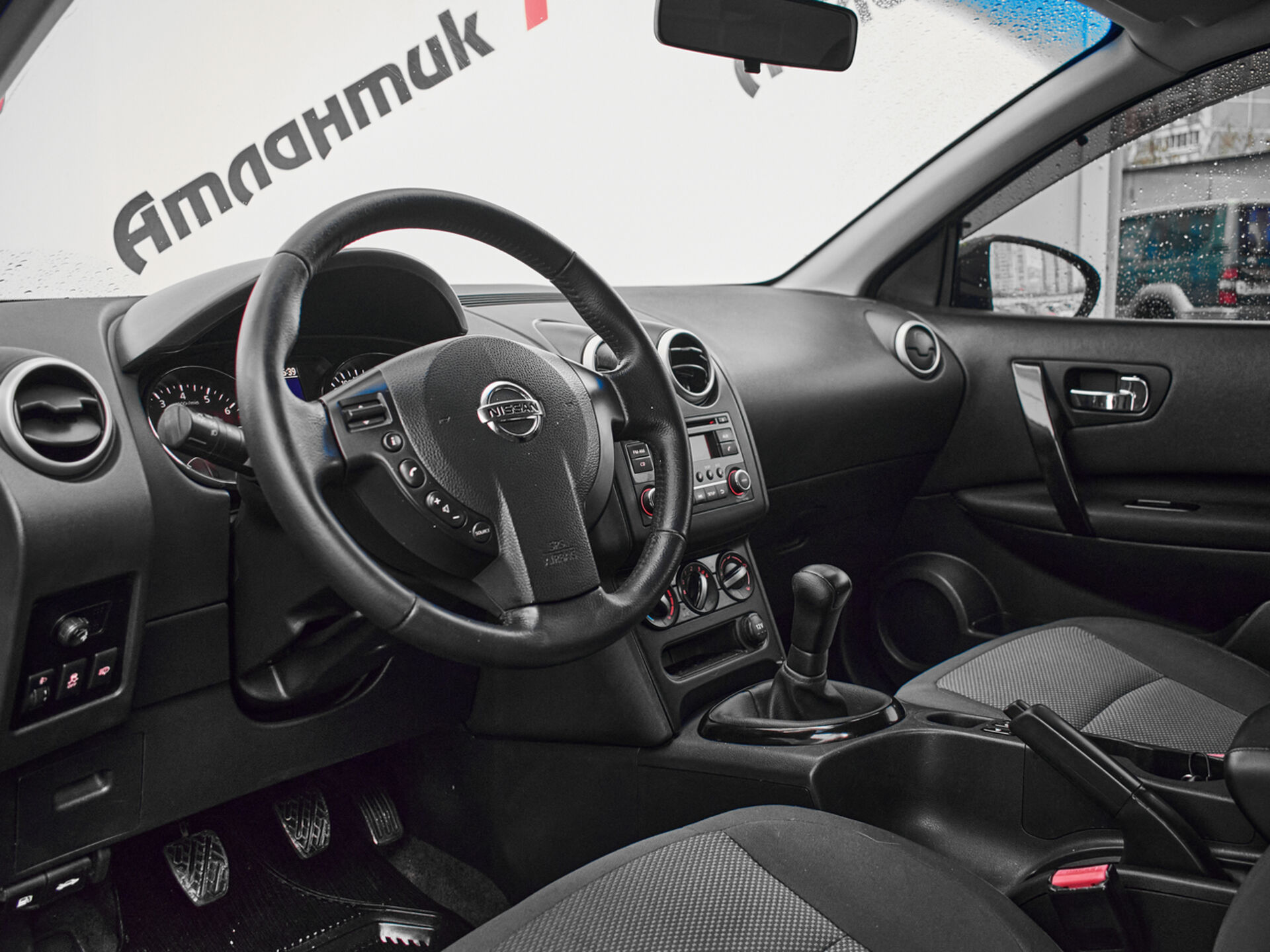 Купить Nissan Qashqai 1.6 MT (114 л.с.), 2013 в Екатеренбурге