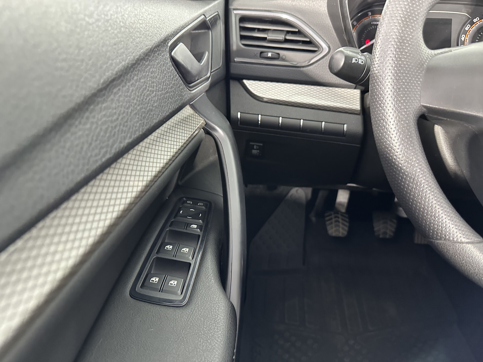 Lada Vesta Life 2023 г.в., 27 000 км.