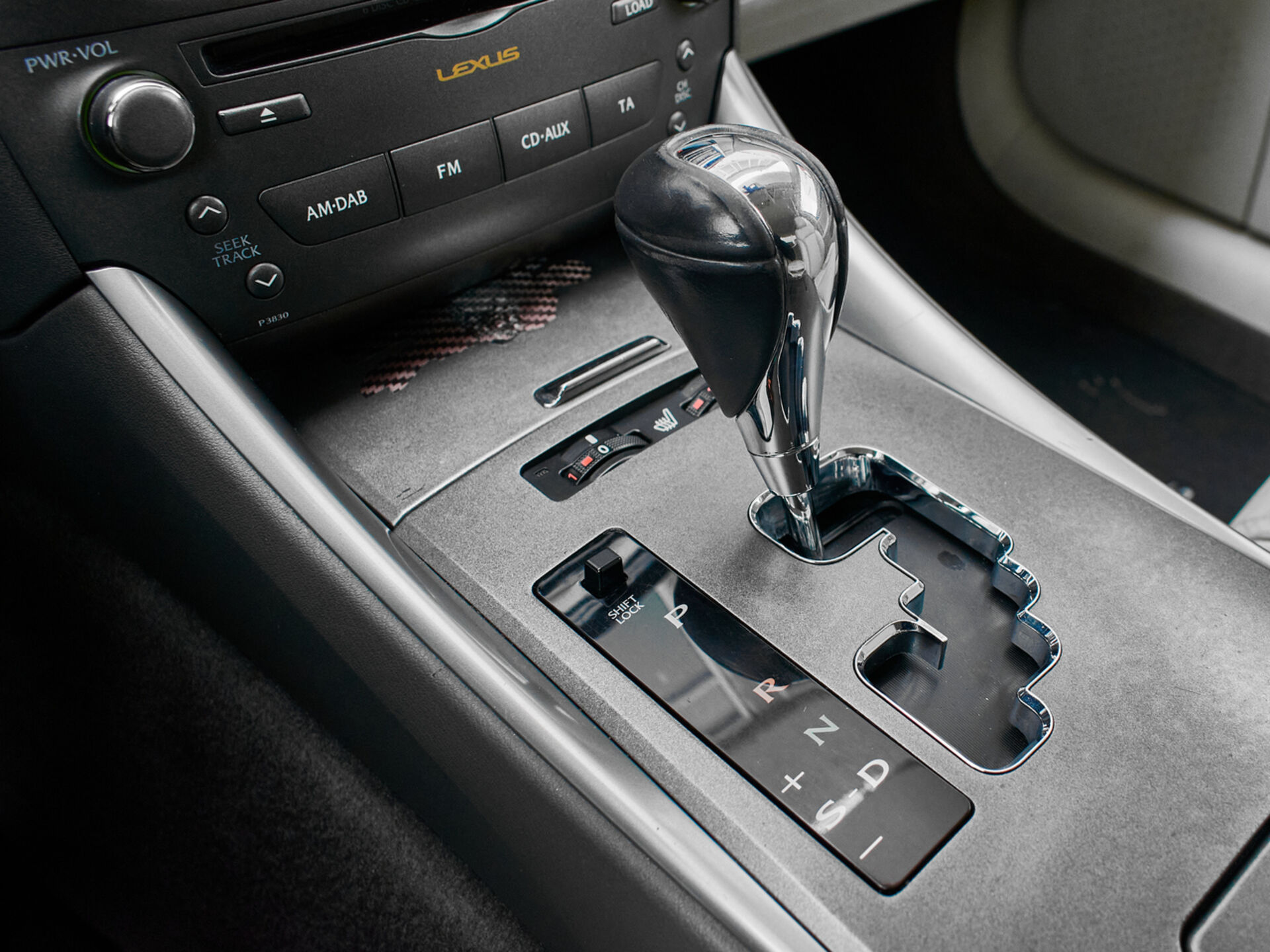 Купить Lexus IS 250 2.5 AT (208 л.с.), 2010 в Екатеренбурге