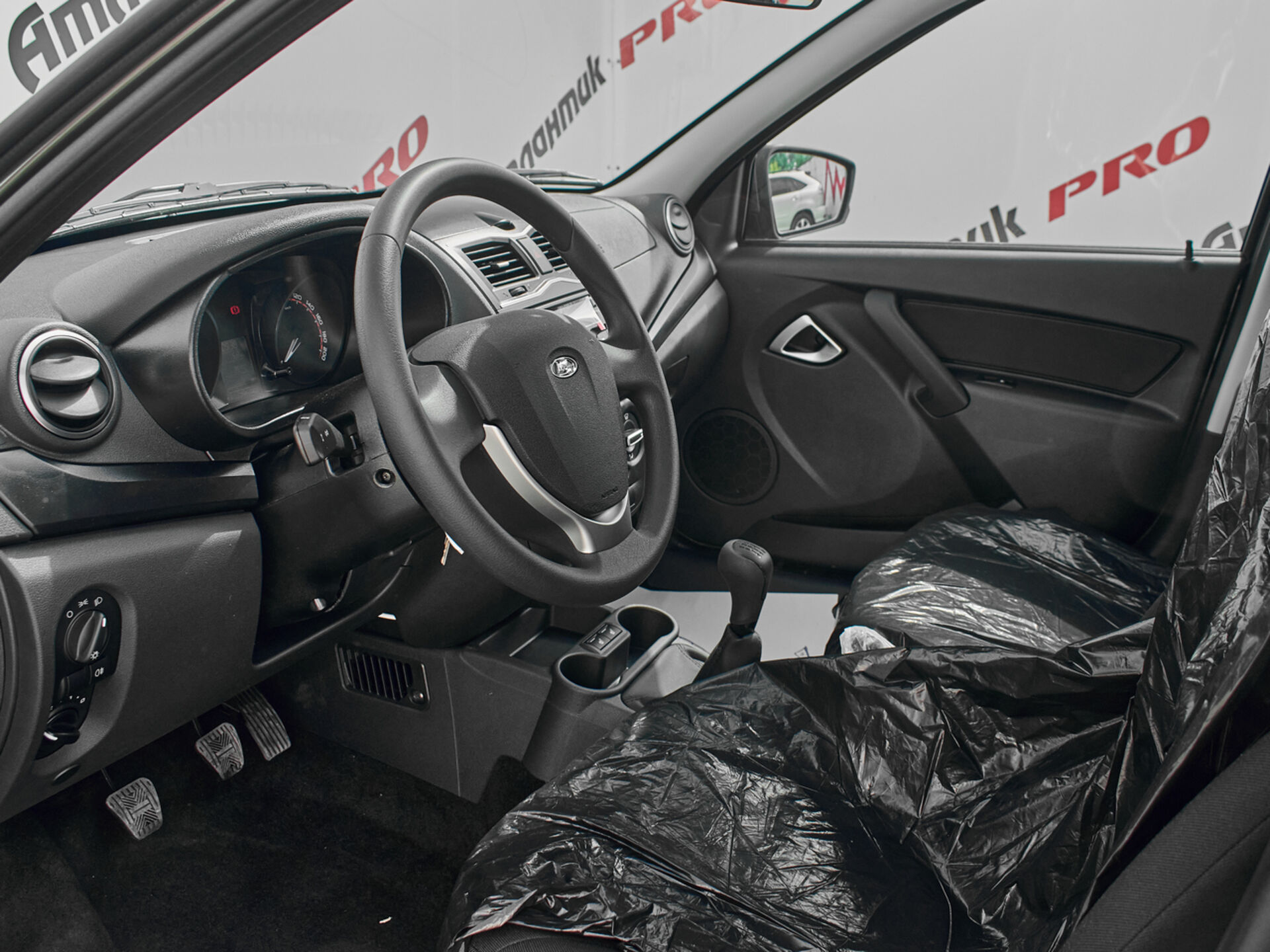 Купить Lada (ВАЗ) Granta 1.6 MT (90 л.с.), 2025 в Екатеренбурге