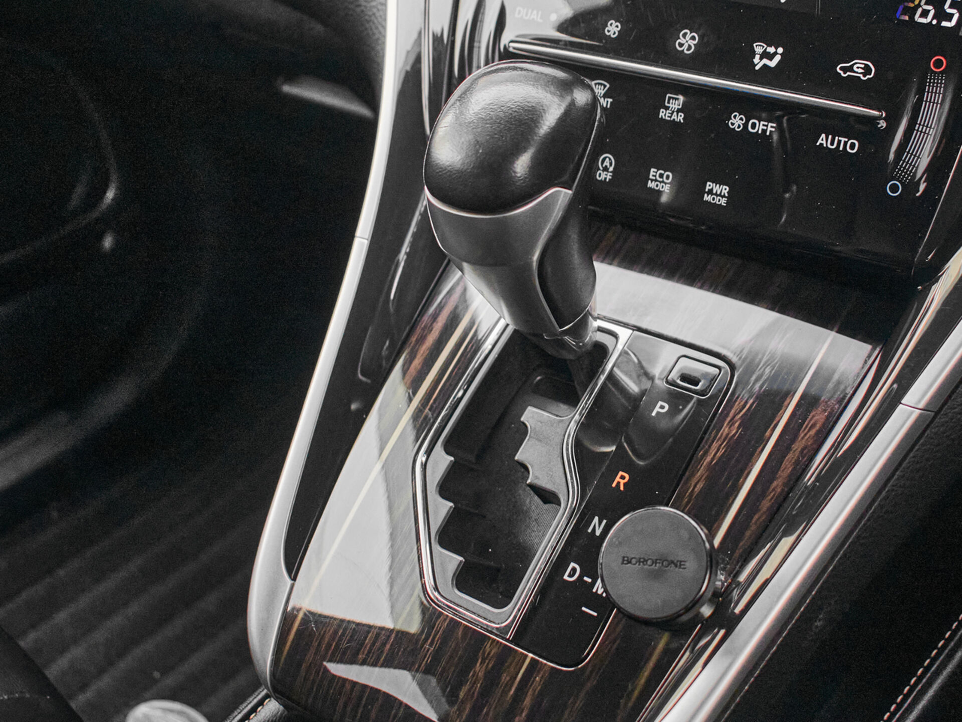 Купить Toyota Harrier 2.0 CVT (151 л.с.), 2017 в Екатеренбурге