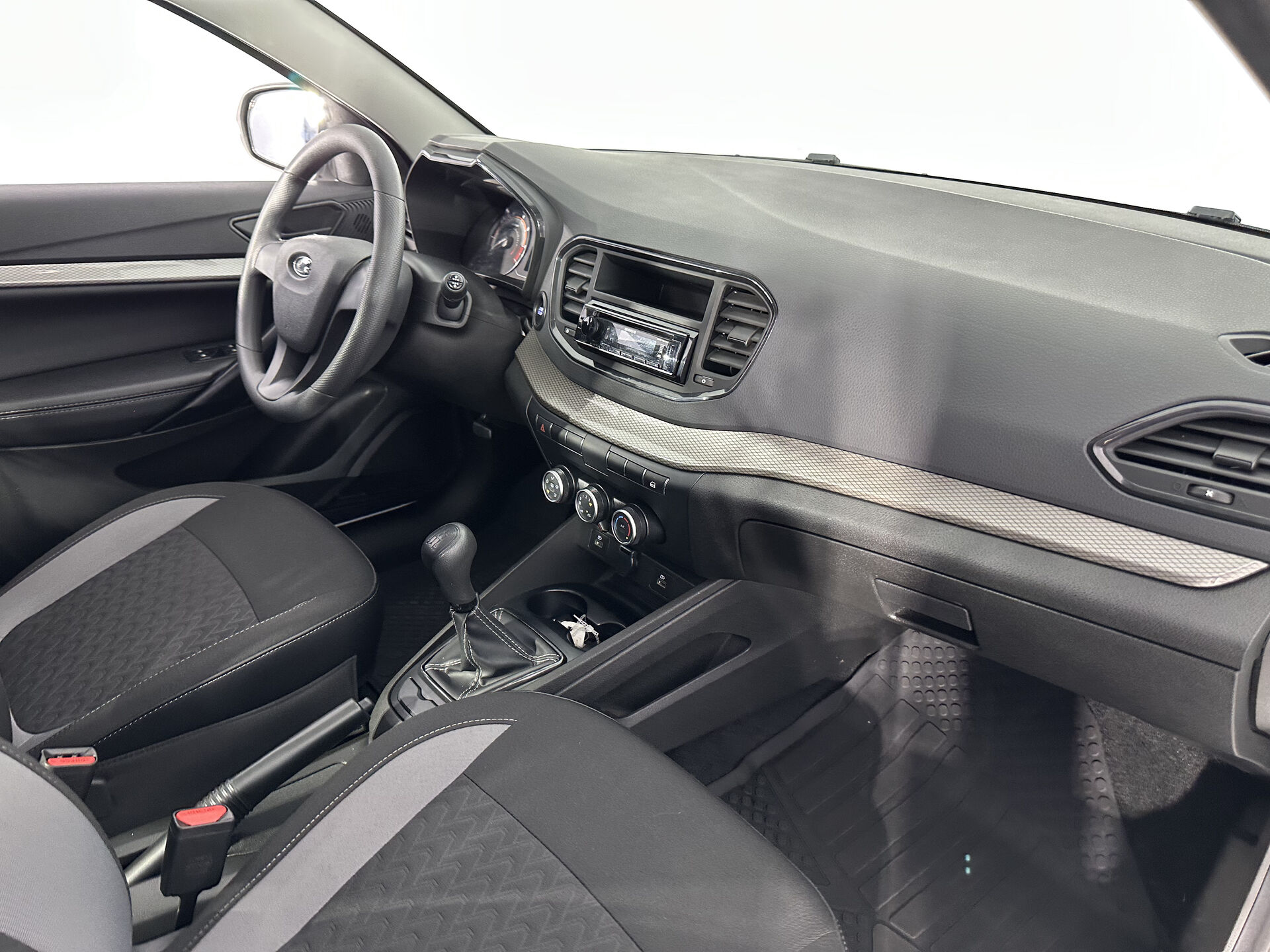 Lada Vesta Life 2023 г.в., 27 000 км.