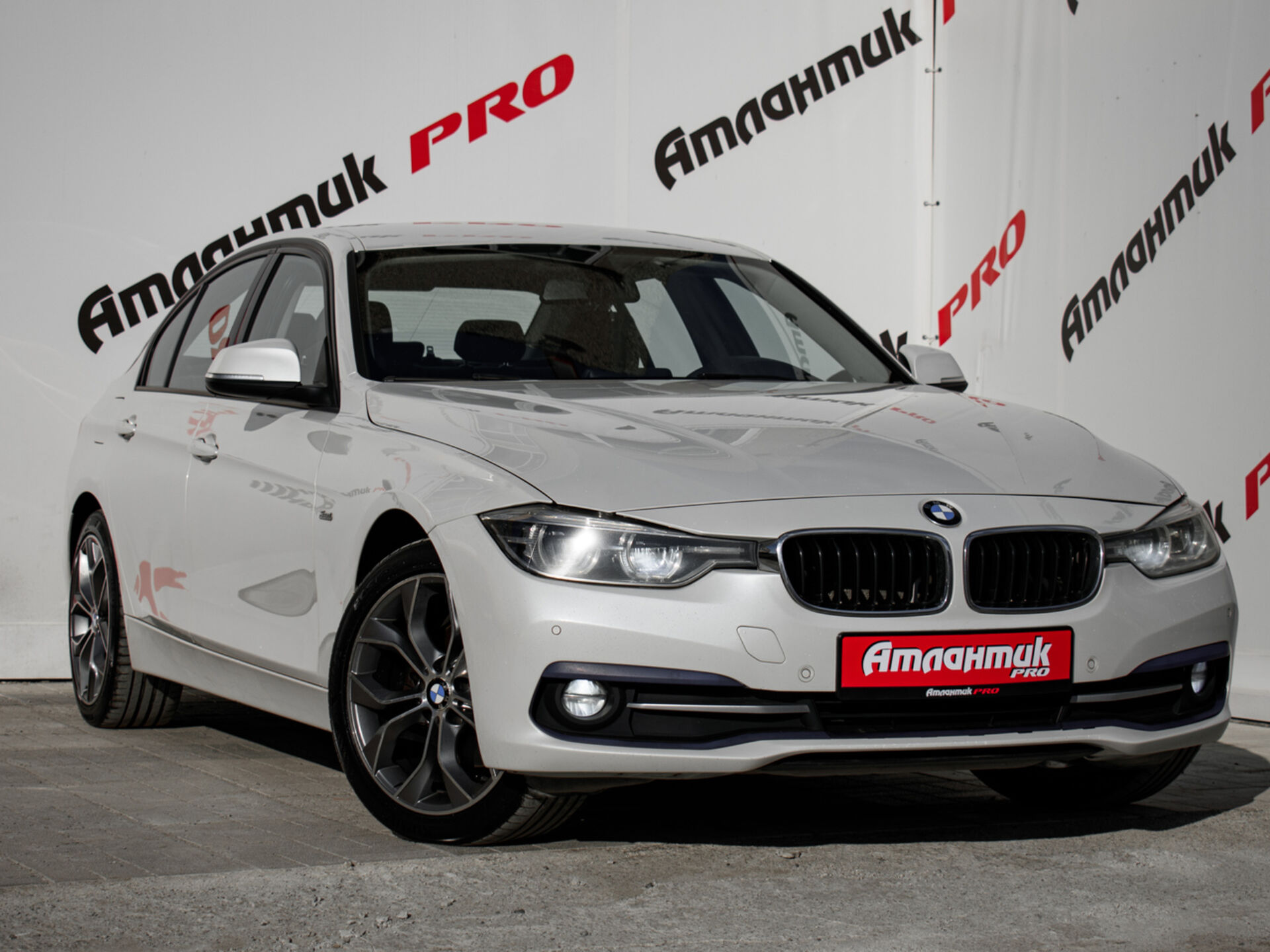 Купить BMW 3 серии 320d xDrive 2.0d AT (190 л.с.) 4WD, 2016 в Екатеренбурге