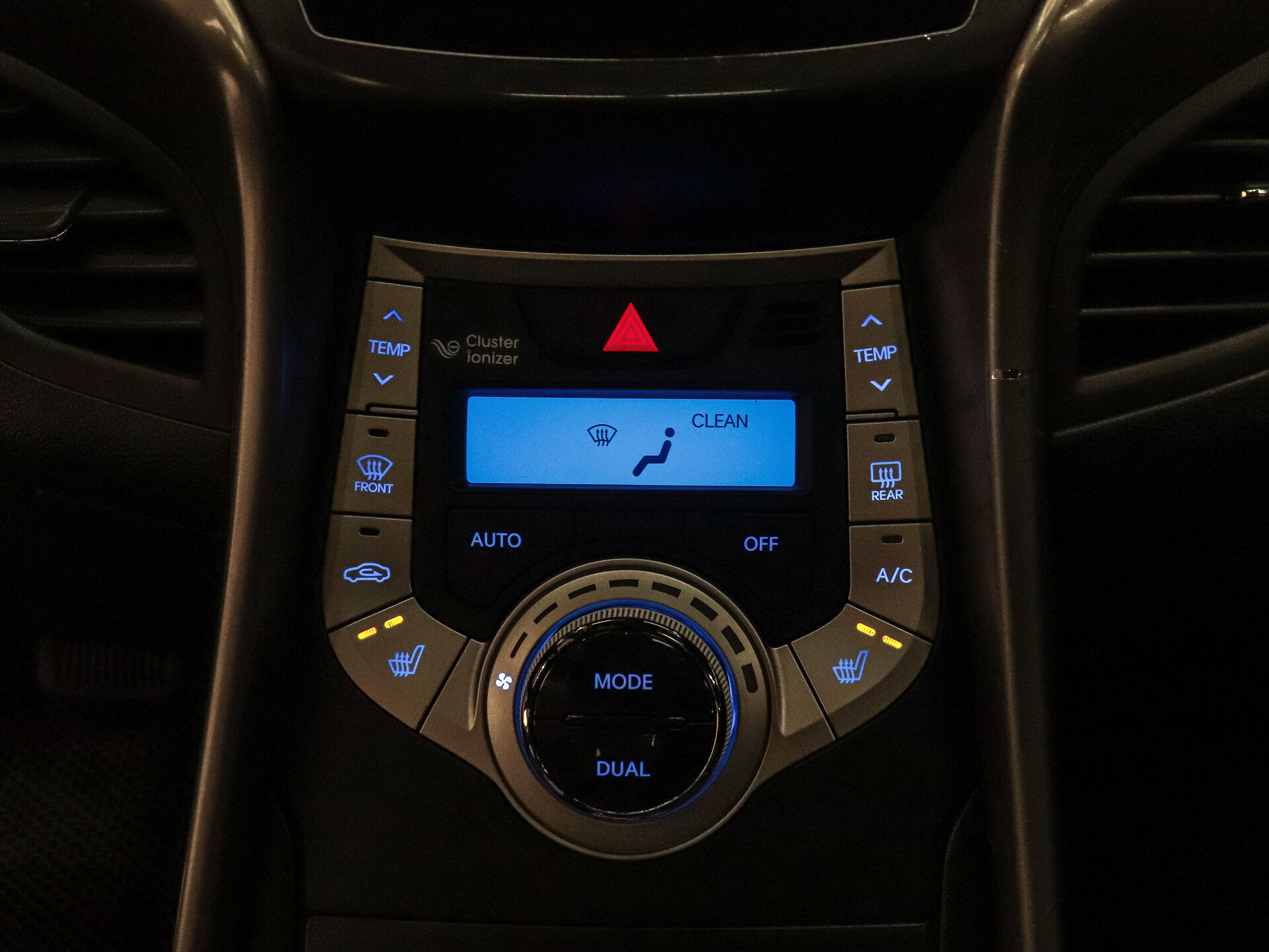 Hyundai Avante 2012 16