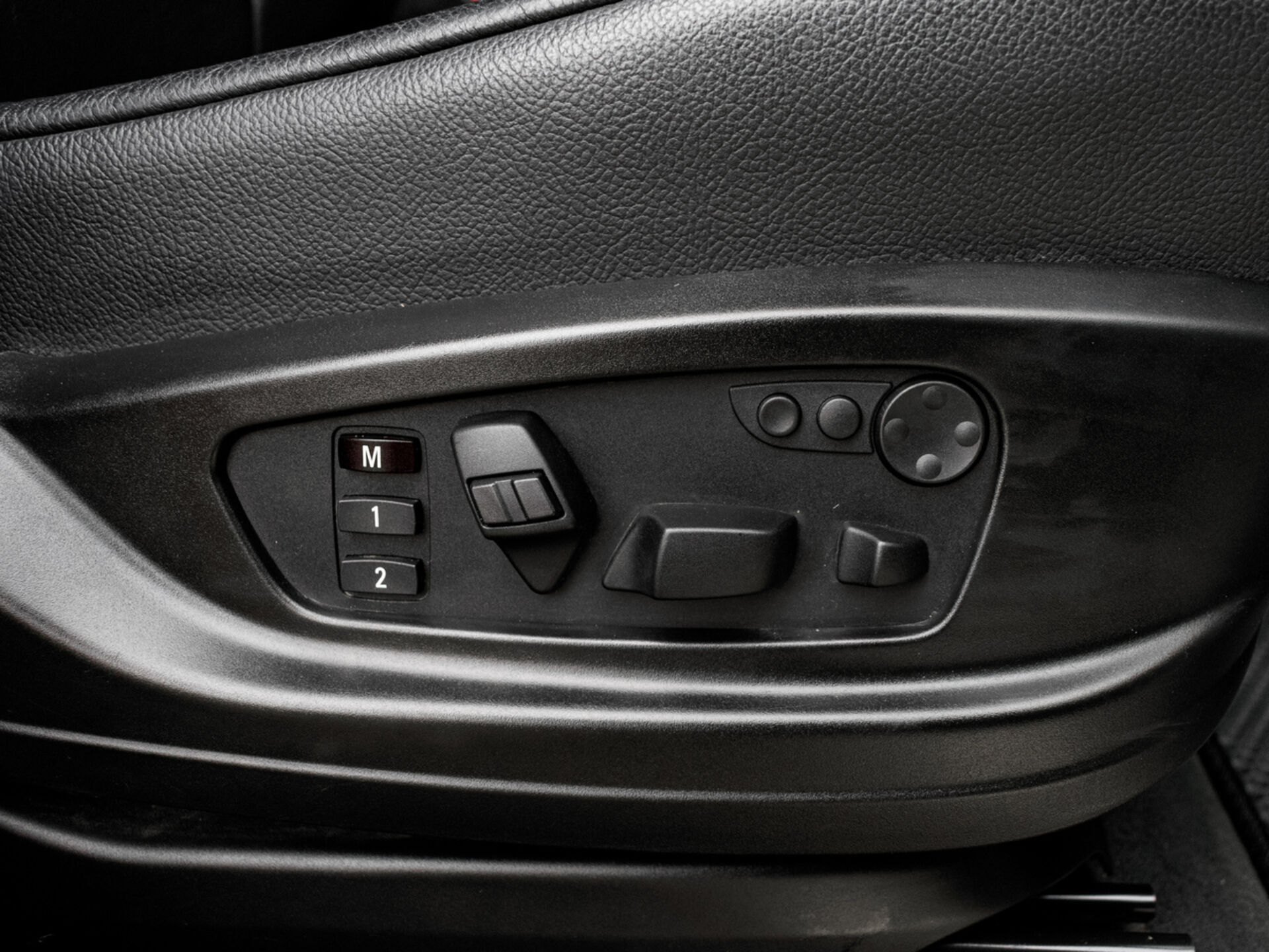 Купить BMW X6 30d 3.0d AT (245 л.с.) 4WD, 2010 в Екатеренбурге