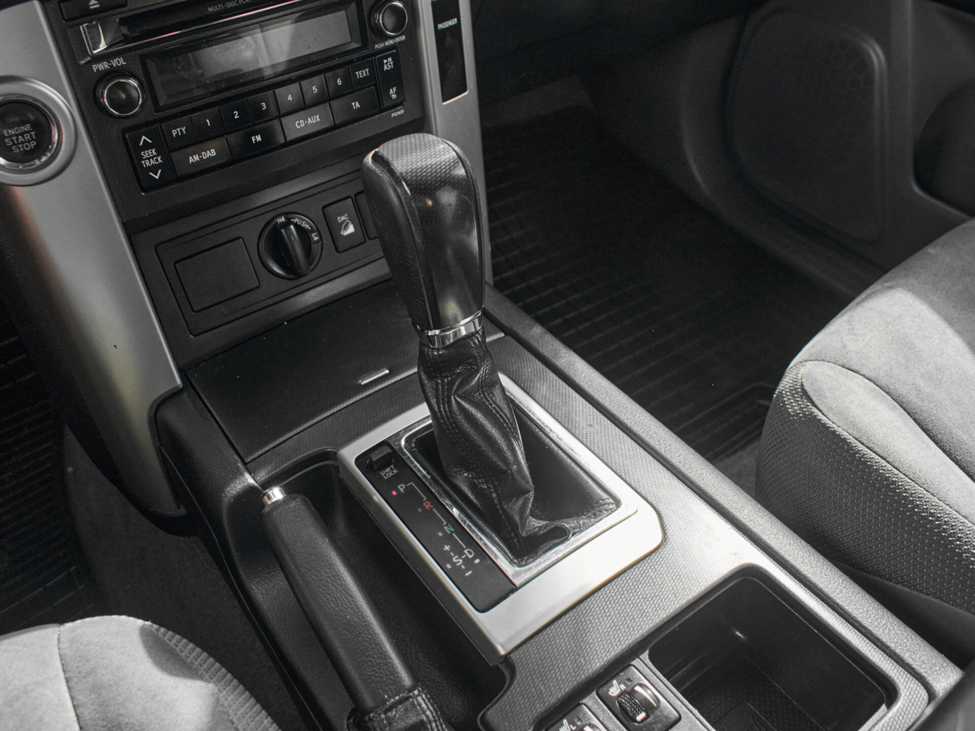 Купить Toyota Land Cruiser Prado 3.0d AT (173 л.с.) 4WD, 2013 в Екатеренбурге