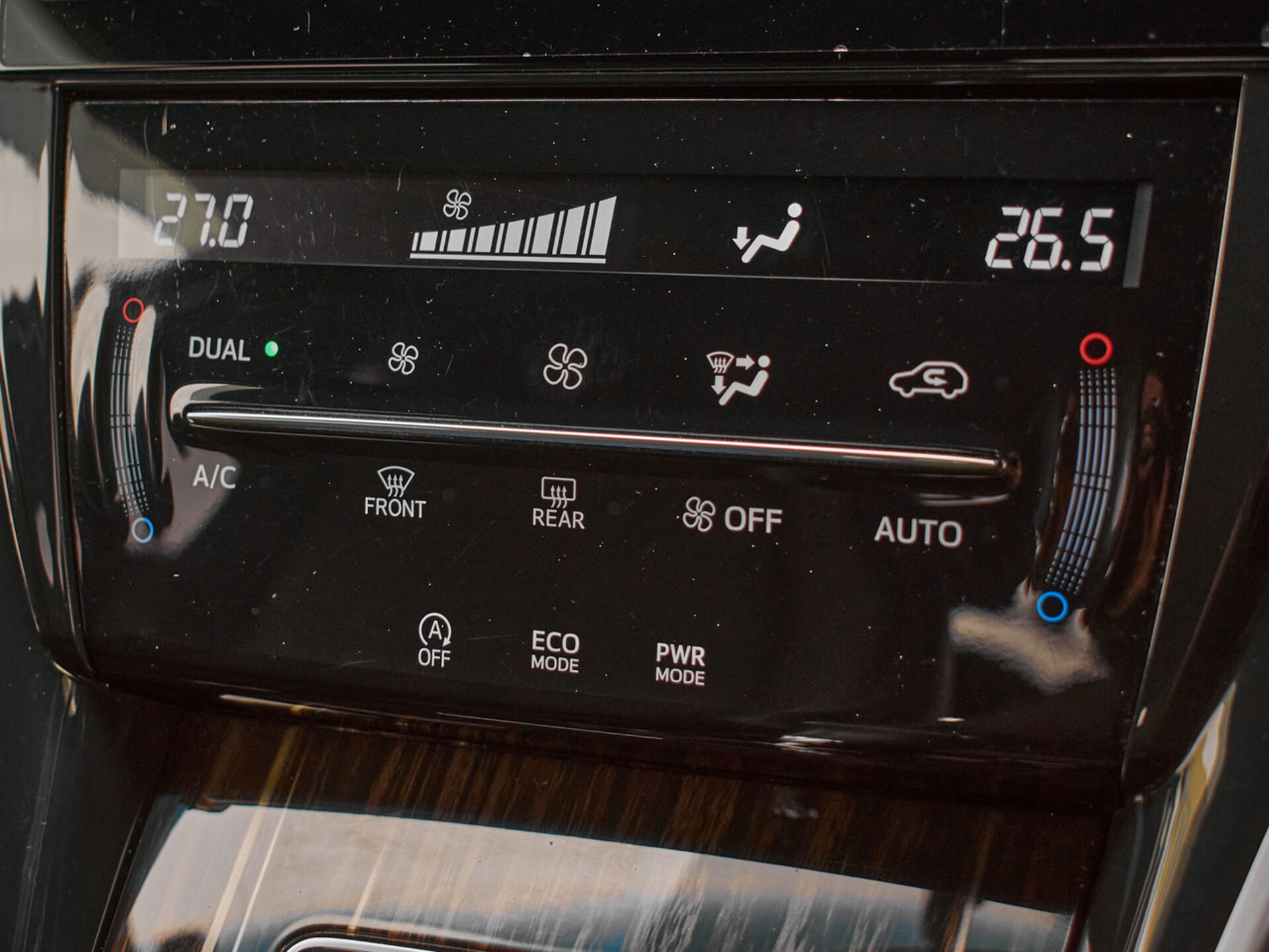 Купить Toyota Harrier 2.0 CVT (151 л.с.), 2017 в Екатеренбурге