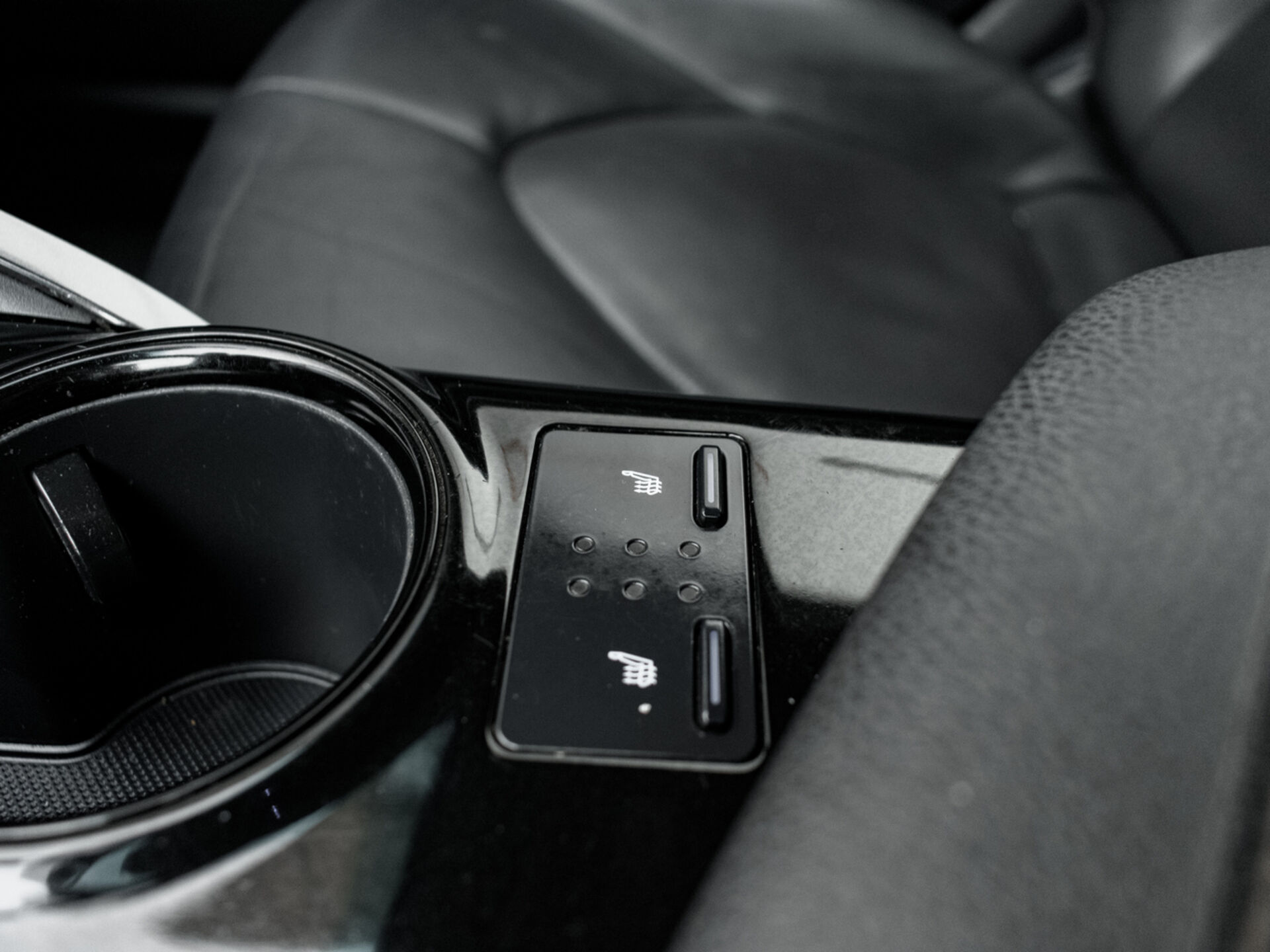 Купить Toyota Camry 2.5 AT (181 л.с.), 2019 в Екатеренбурге