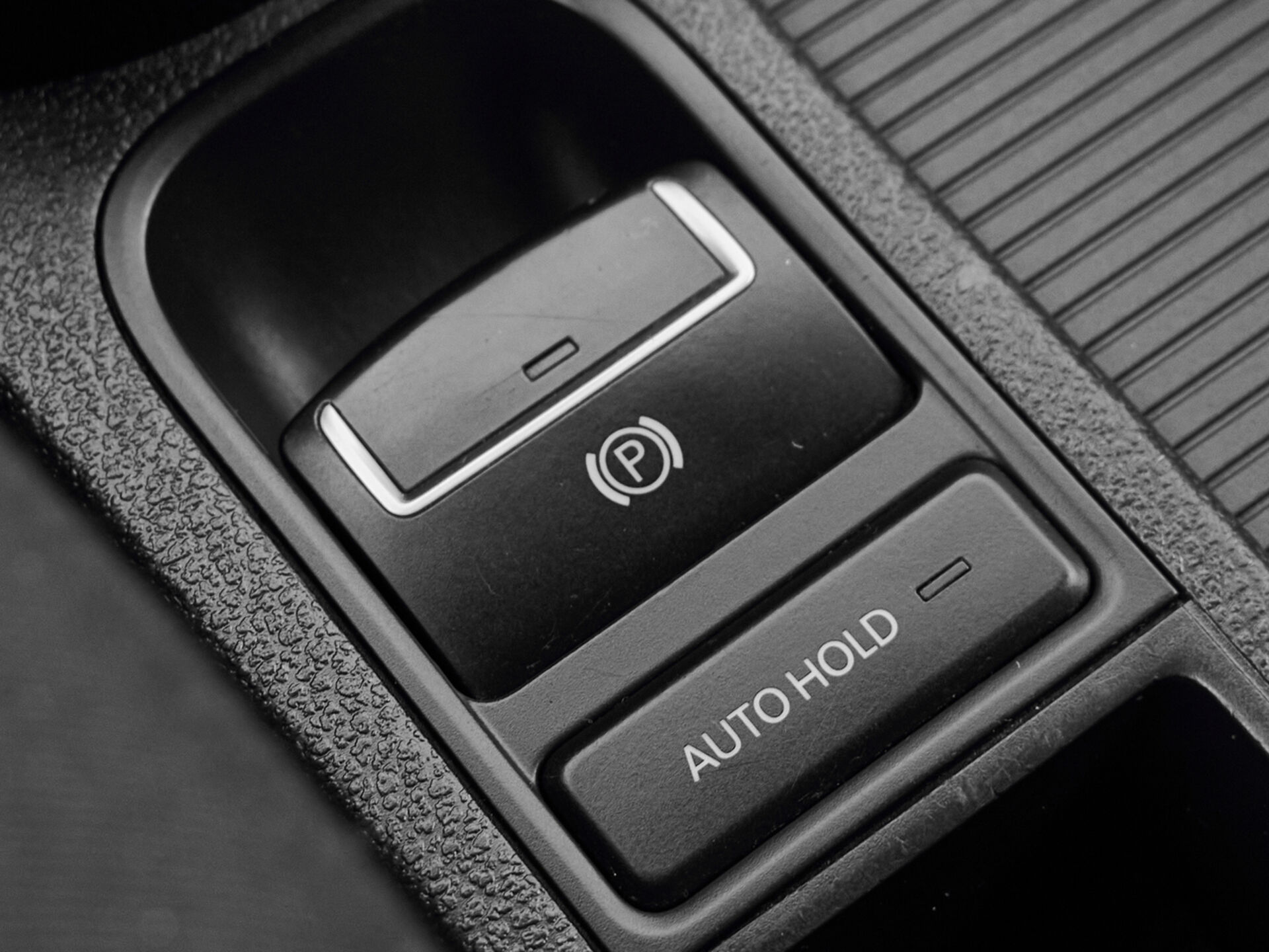 Купить Volkswagen Tiguan 2.0 AT (170 л.с.) 4WD, 2011 в Екатеренбурге