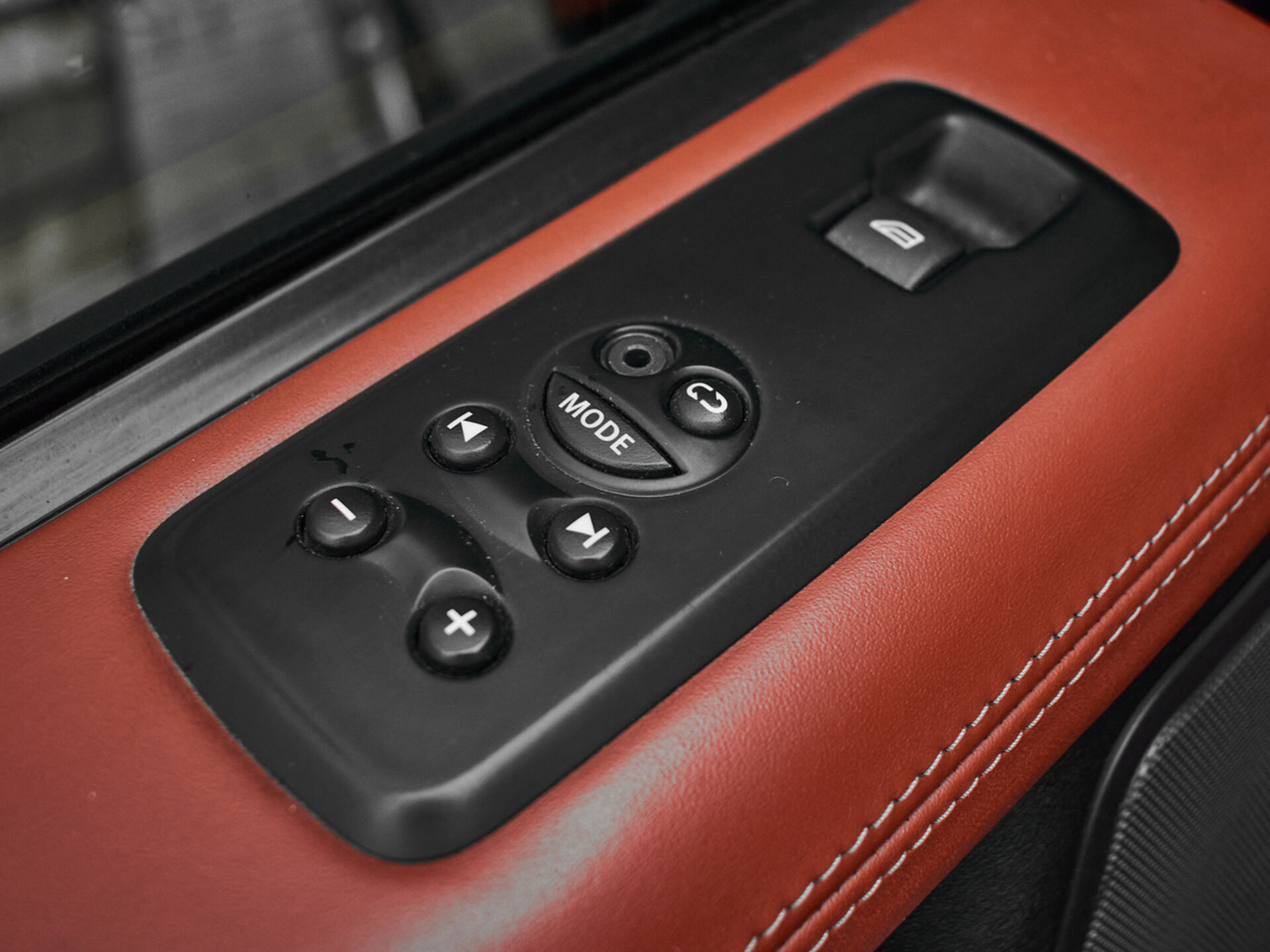 Купить Land Rover Range Rover Sport 3.6d AT (272 л.с.) 4WD, 2010 в Екатеренбурге