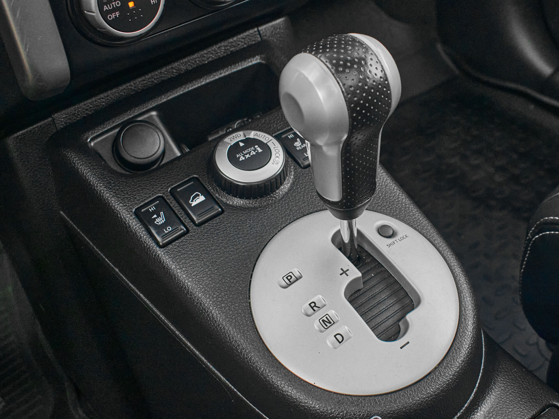Купить Nissan X-Trail 2.5 CVT (169 л.с.) 4WD, 2012 в Екатеренбурге