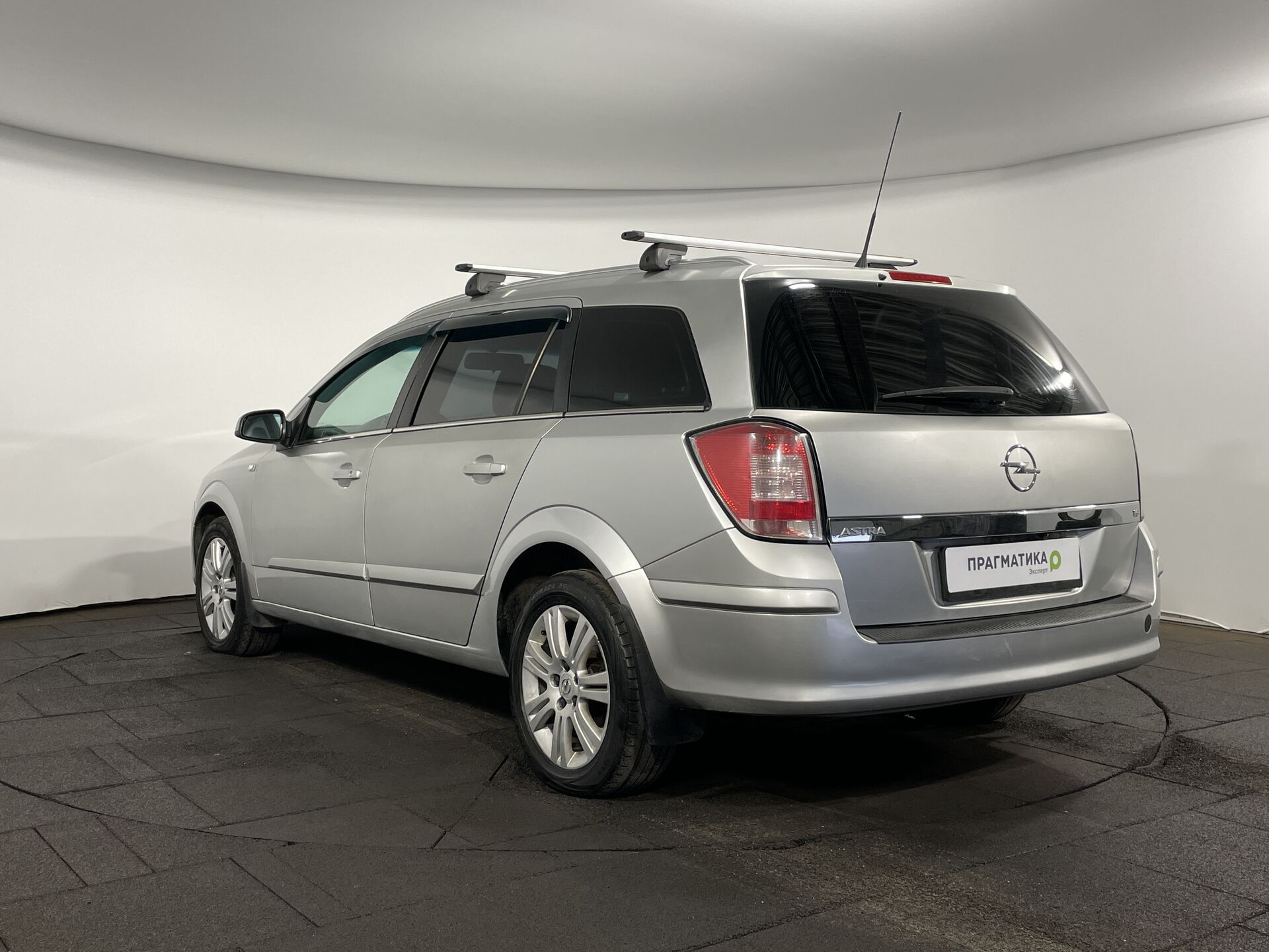 Opel Astra None 2008 г.в., 271 286 км.