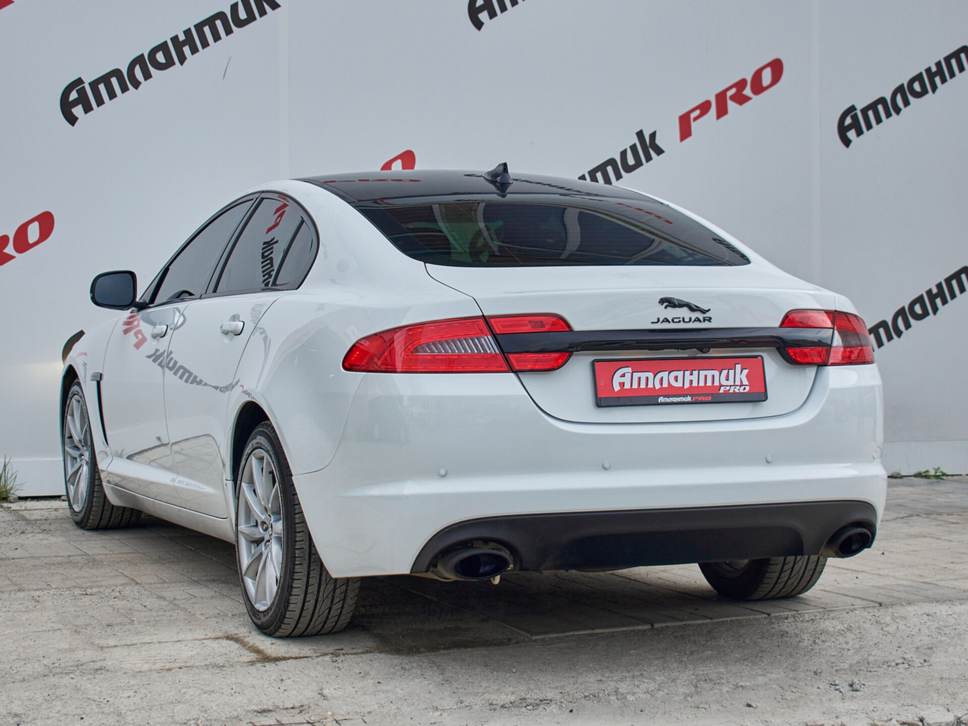 Купить Jaguar XF 2.0 AT (240 л.с.), 2014 в Екатеренбурге